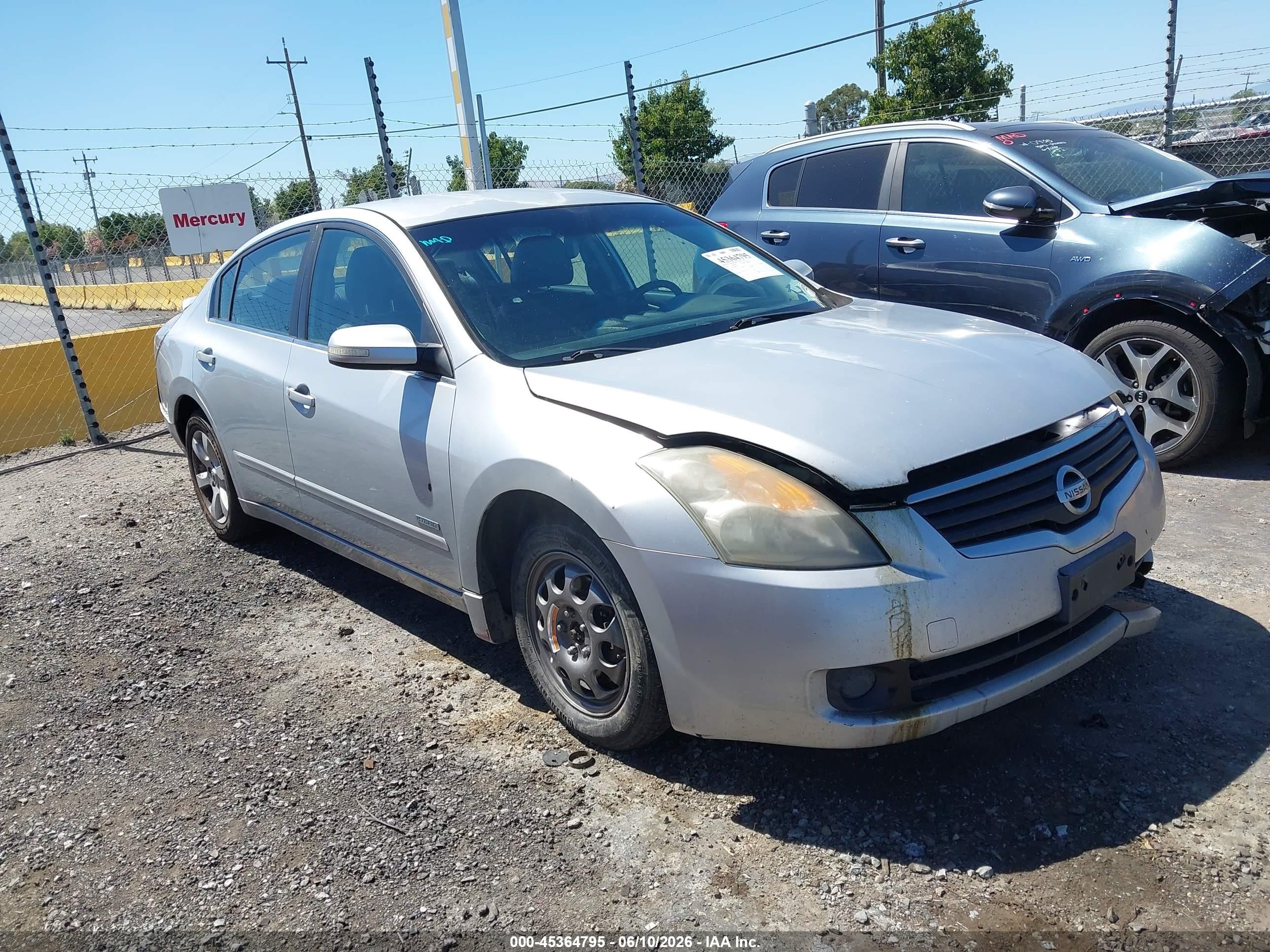 2008 Nissan Altima Hybrid   Silver vin: 1N4CL21E88C137729
