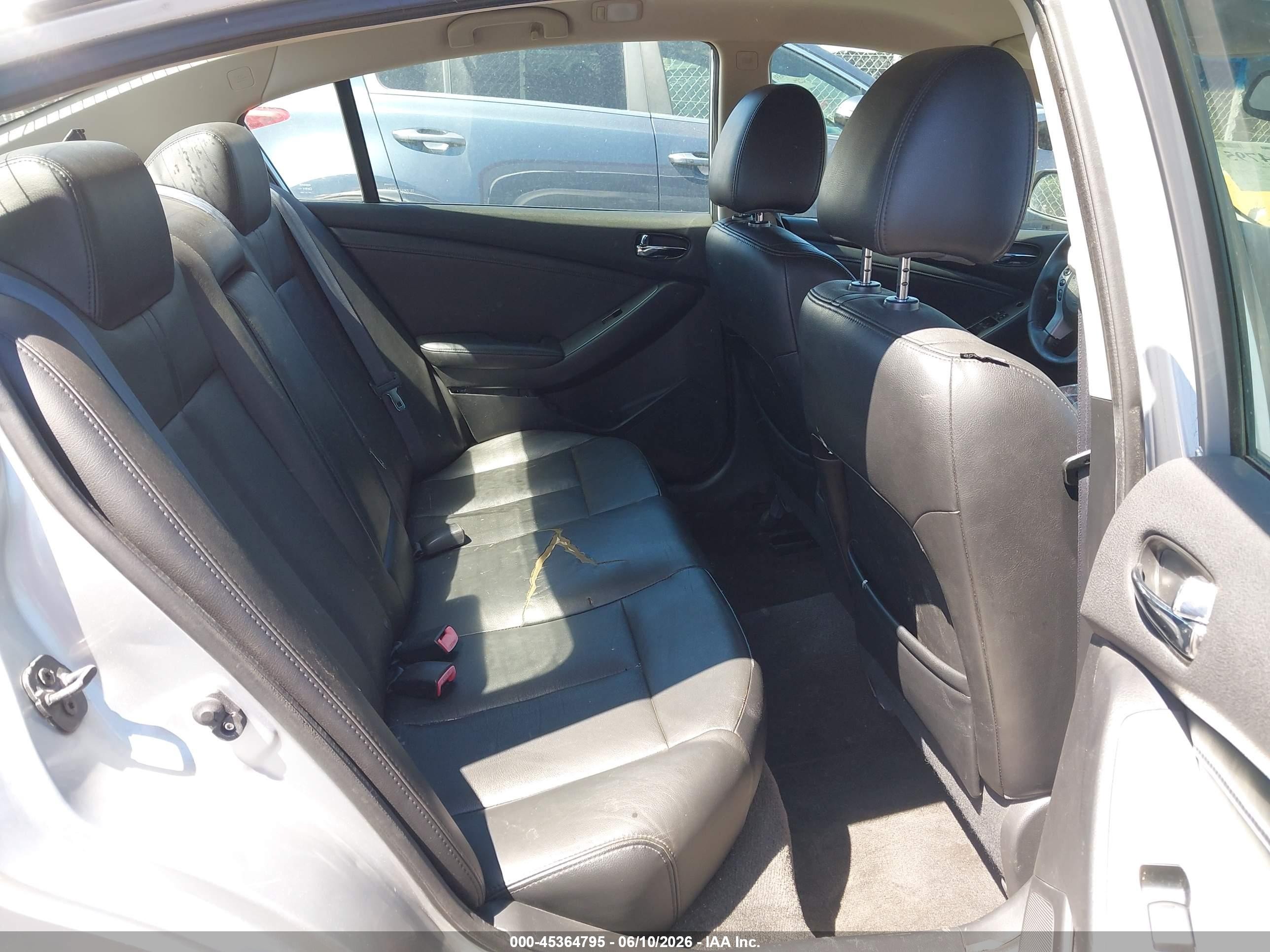 2008 Nissan Altima Hybrid   Silver vin: 1N4CL21E88C137729