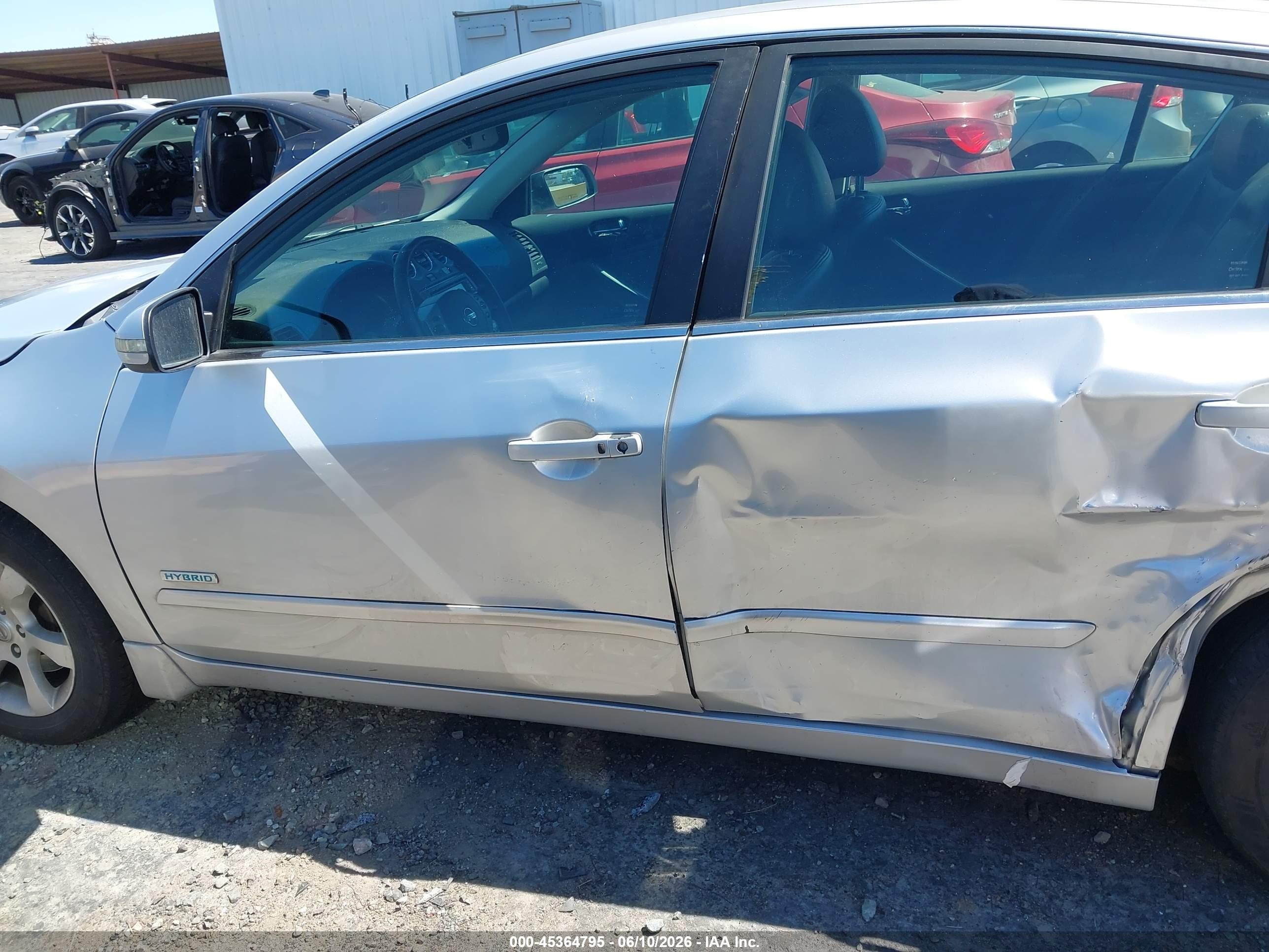 2008 Nissan Altima Hybrid   Silver vin: 1N4CL21E88C137729