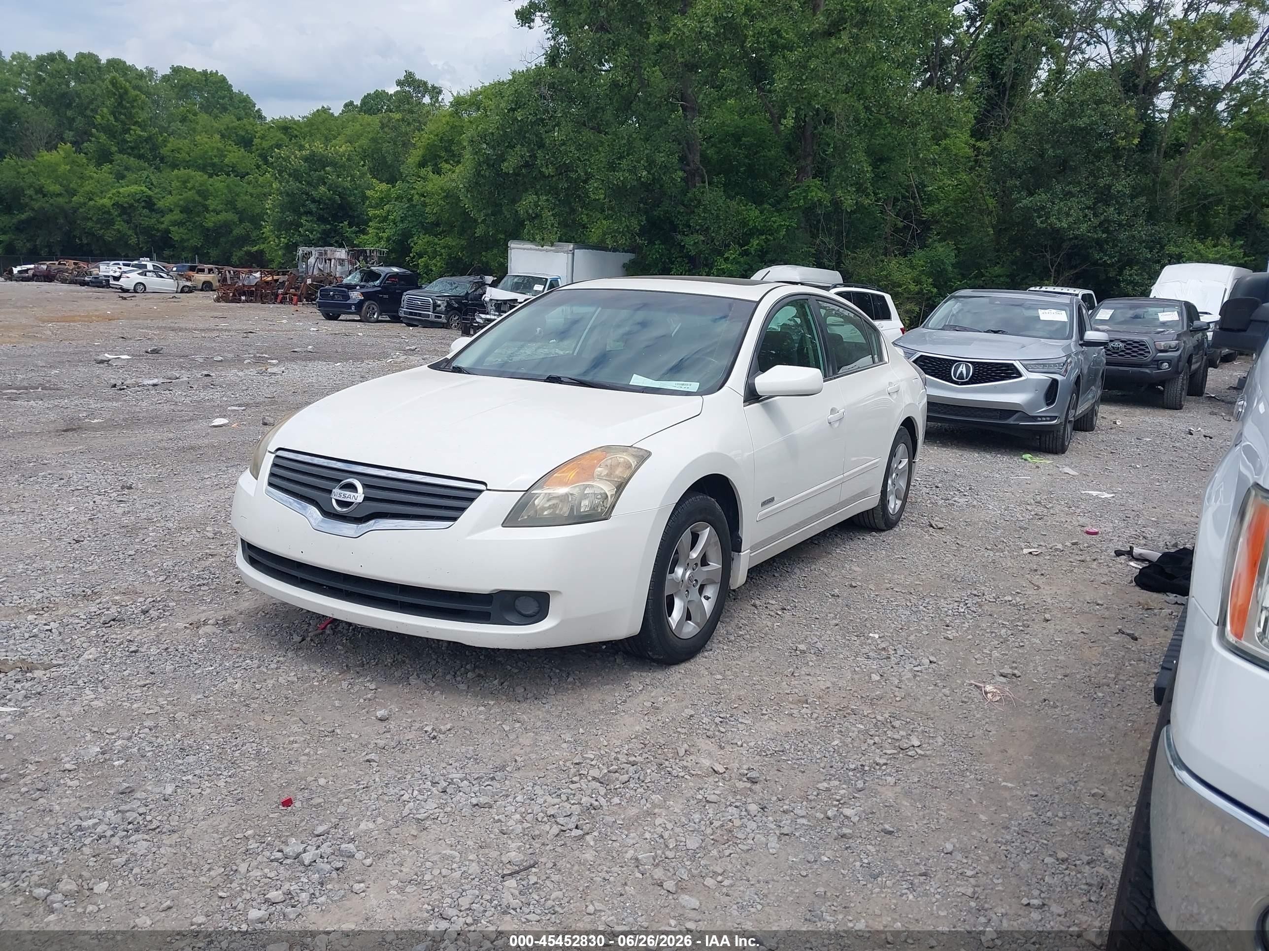 2008 Nissan Altima Hybrid   White vin: 1N4CL21E88C272399