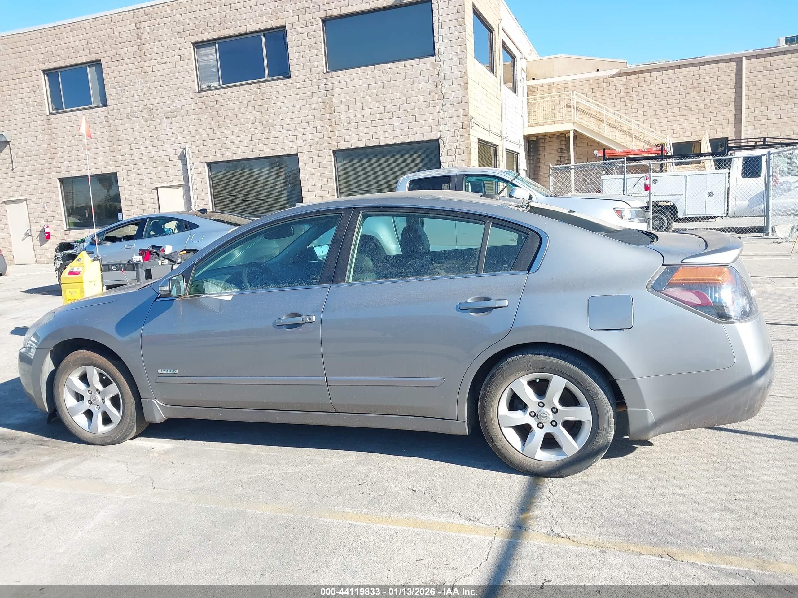 2008 Nissan Altima Hybrid   Silver vin: 1N4CL21E98C143667