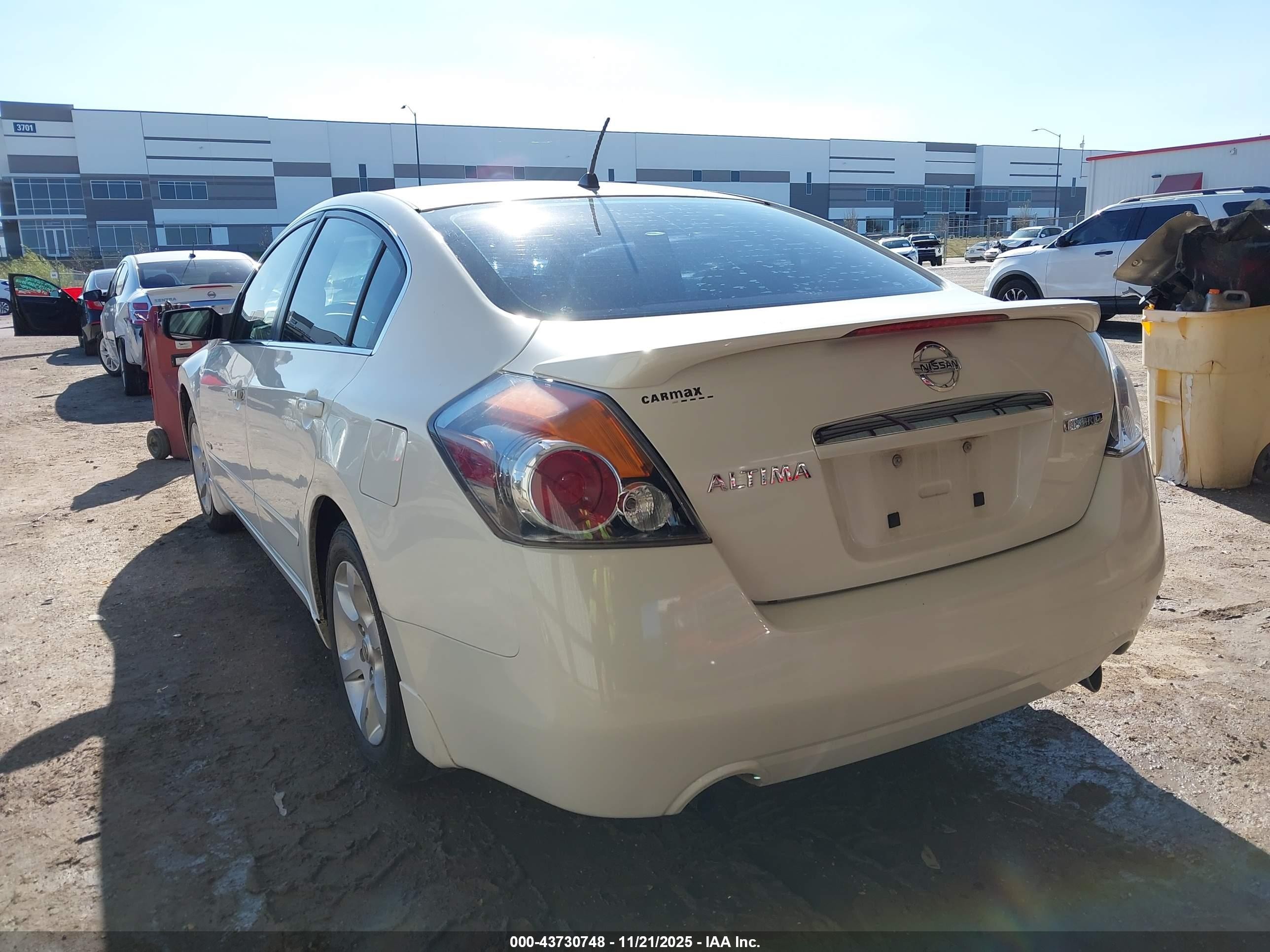 2008 Nissan Altima Hybrid   White vin: 1N4CL21E98C198328