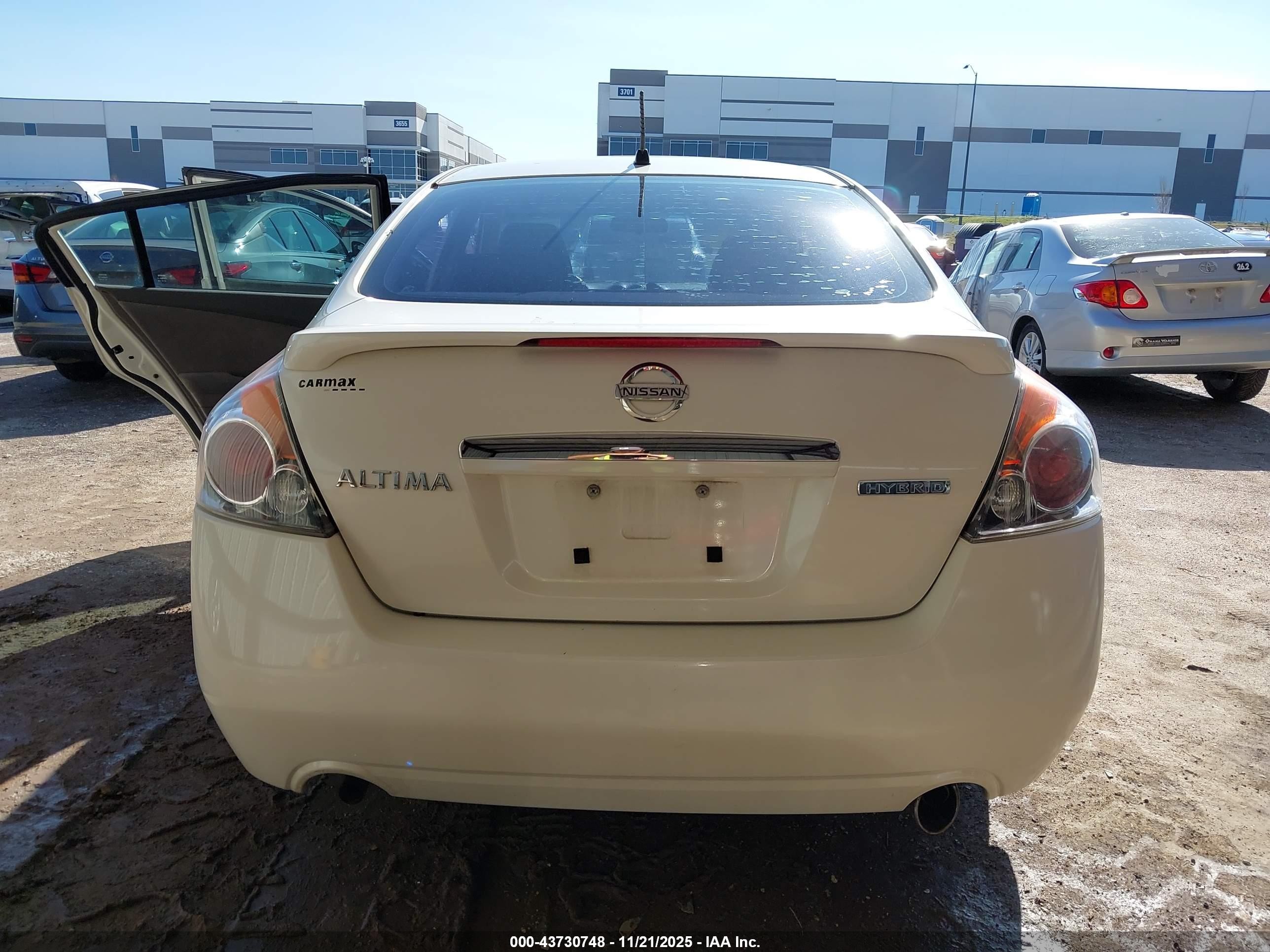2008 Nissan Altima Hybrid   White vin: 1N4CL21E98C198328