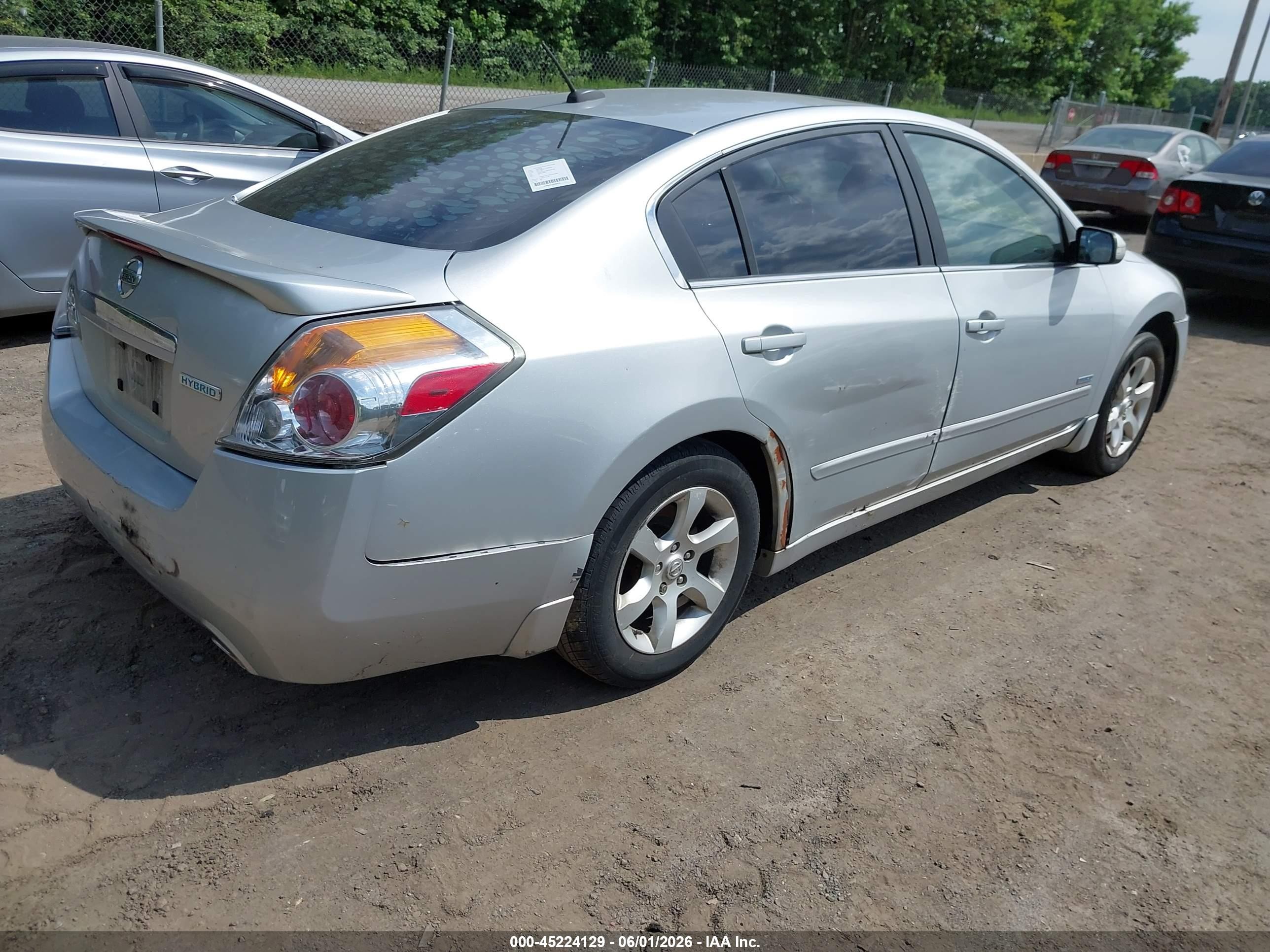 2008 Nissan Altima Hybrid   Silver vin: 1N4CL21E98C243560