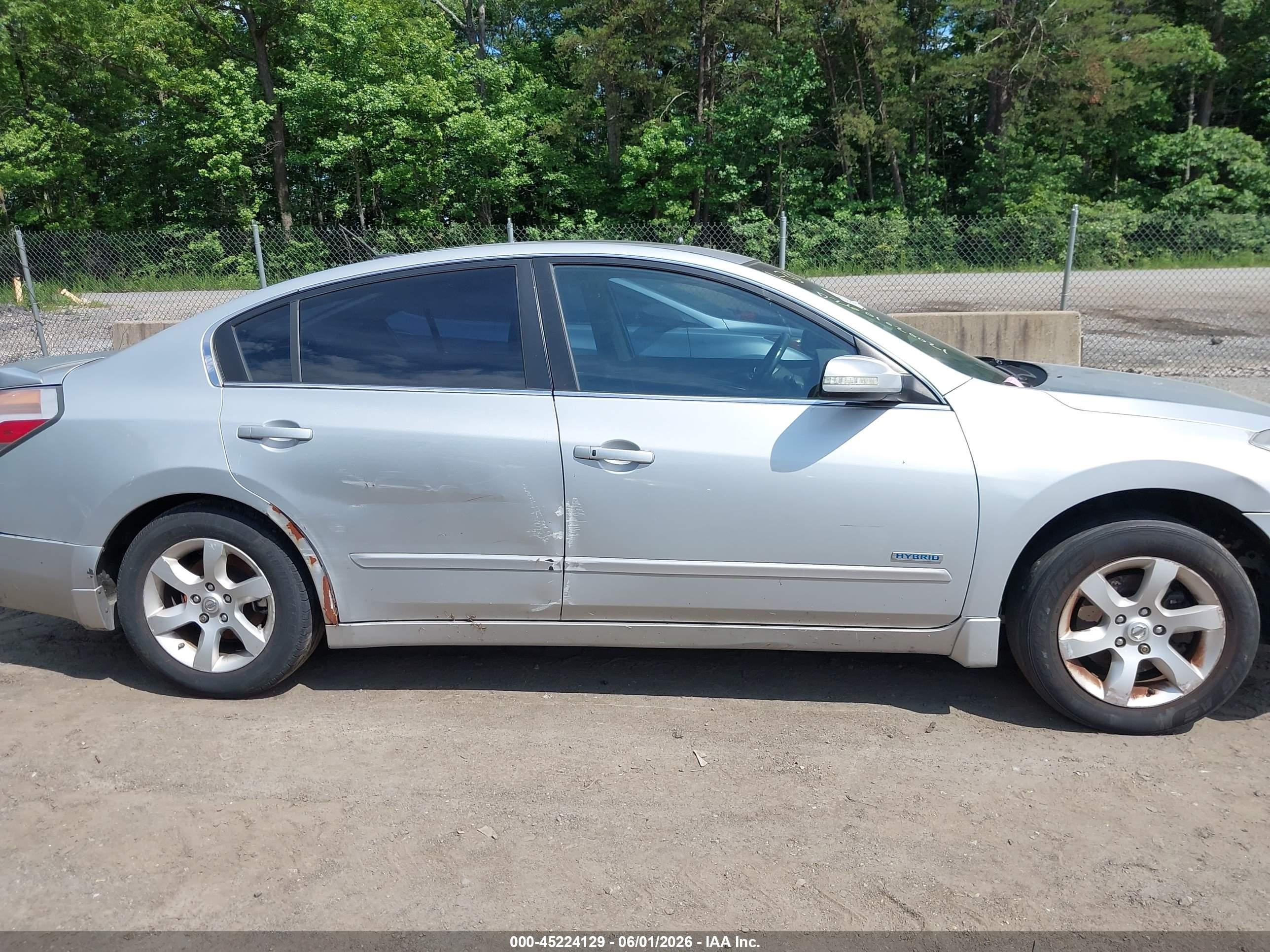 2008 Nissan Altima Hybrid   Silver vin: 1N4CL21E98C243560