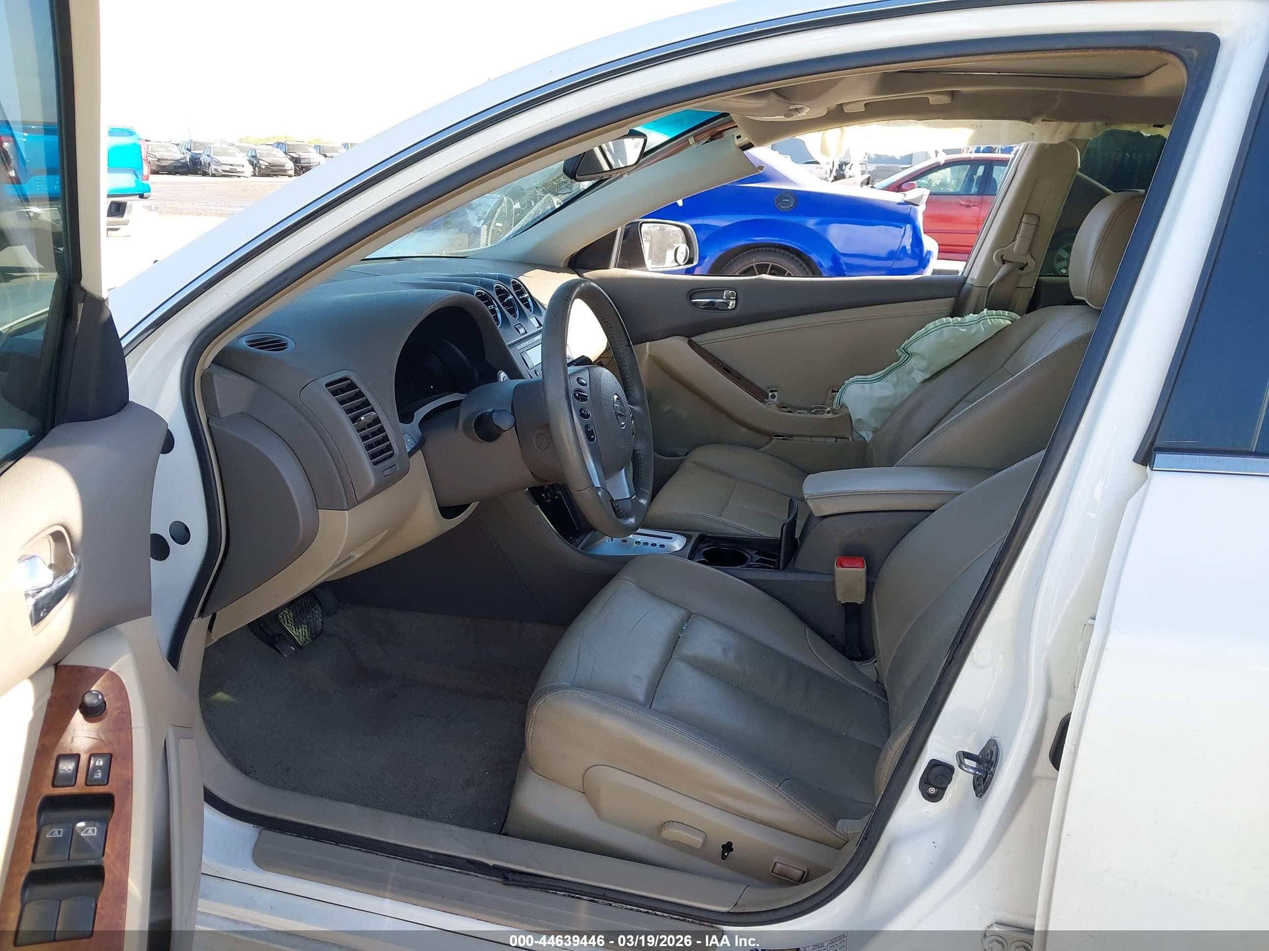 2007 Nissan Altima Hybrid   White vin: 1N4CL21EX7C210761