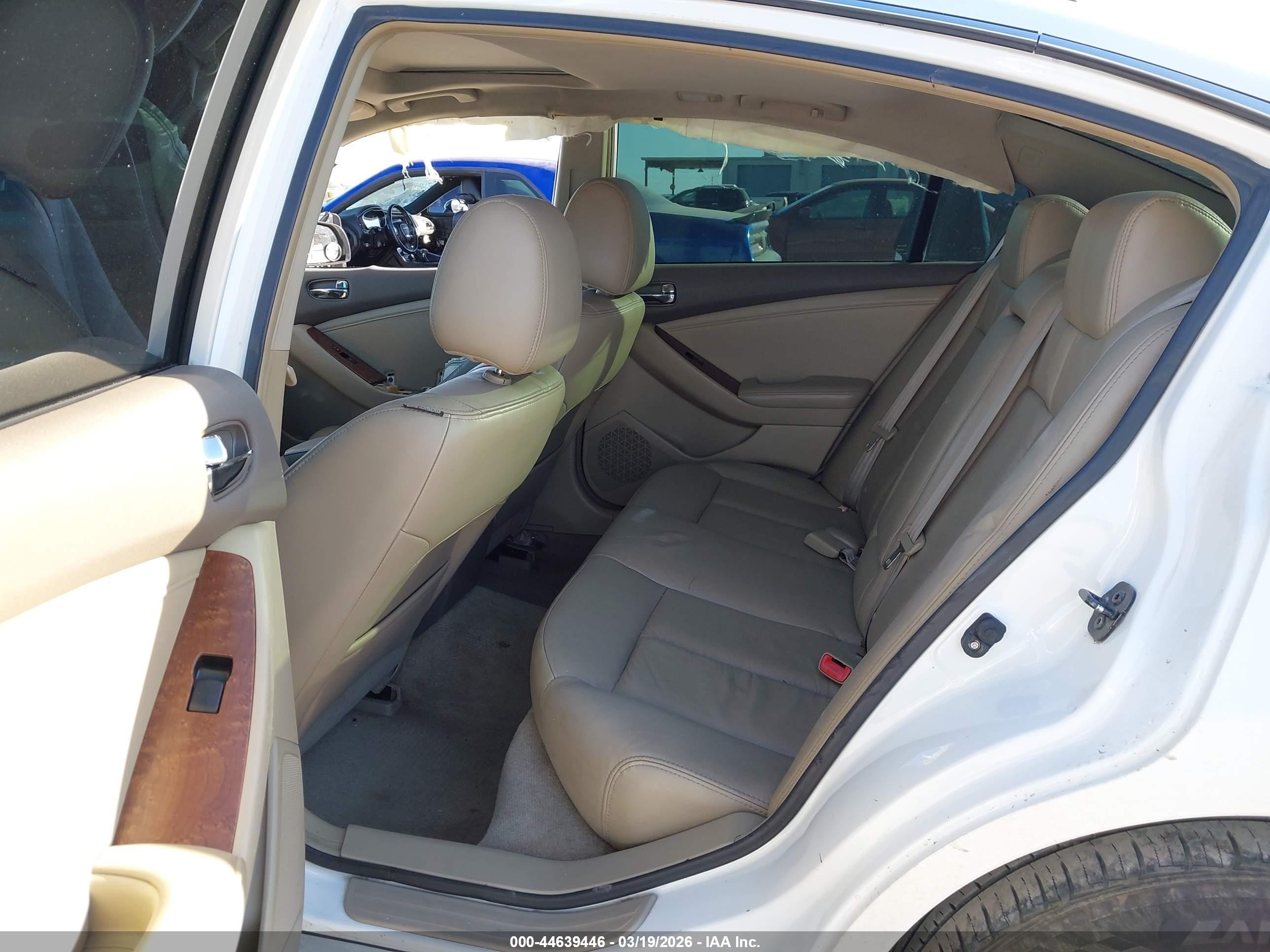 2007 Nissan Altima Hybrid   White vin: 1N4CL21EX7C210761