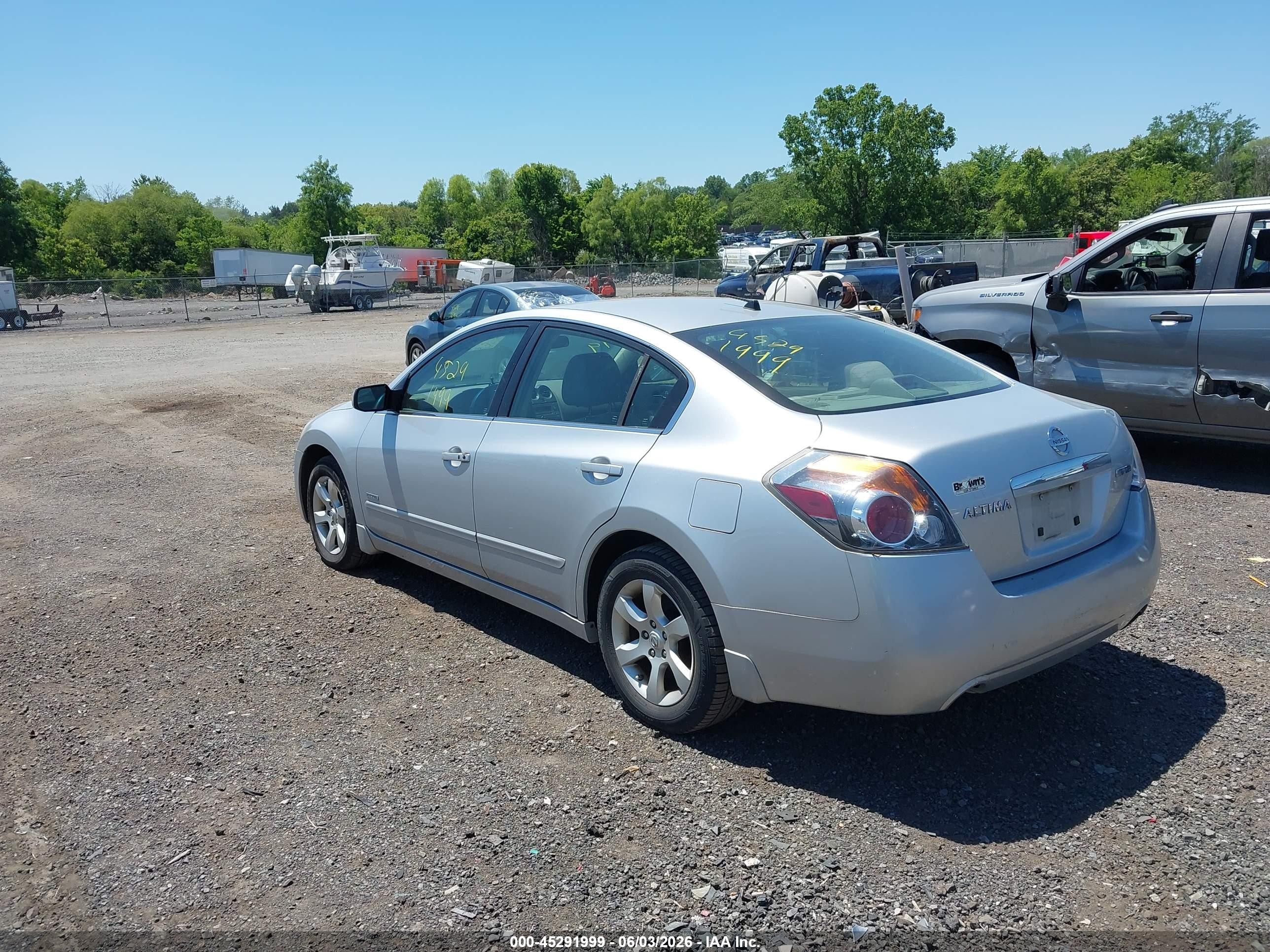 2007 Nissan Altima Hybrid   Silver vin: 1N4CL21EX7C236471