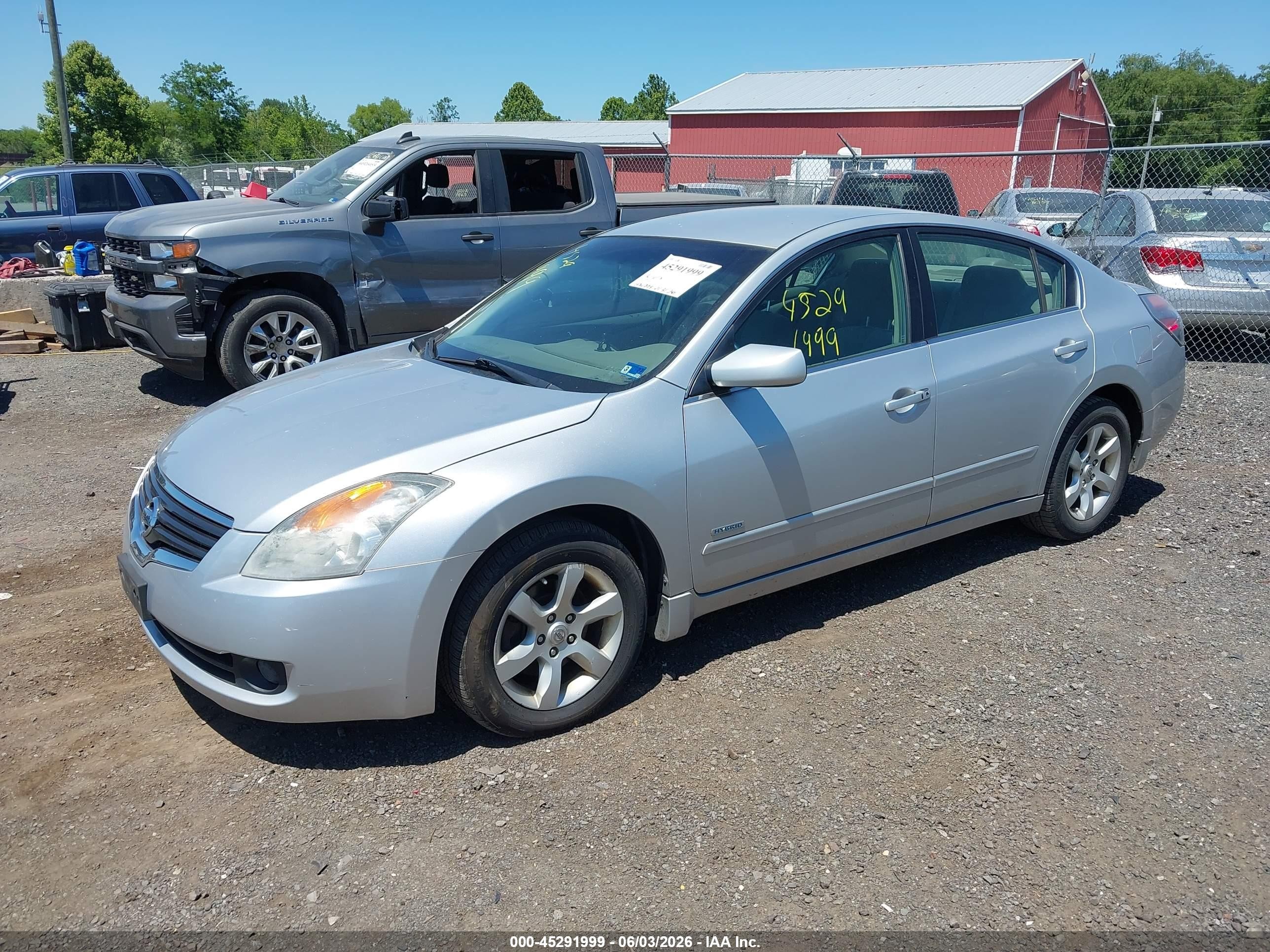 2007 Nissan Altima Hybrid   Silver vin: 1N4CL21EX7C236471