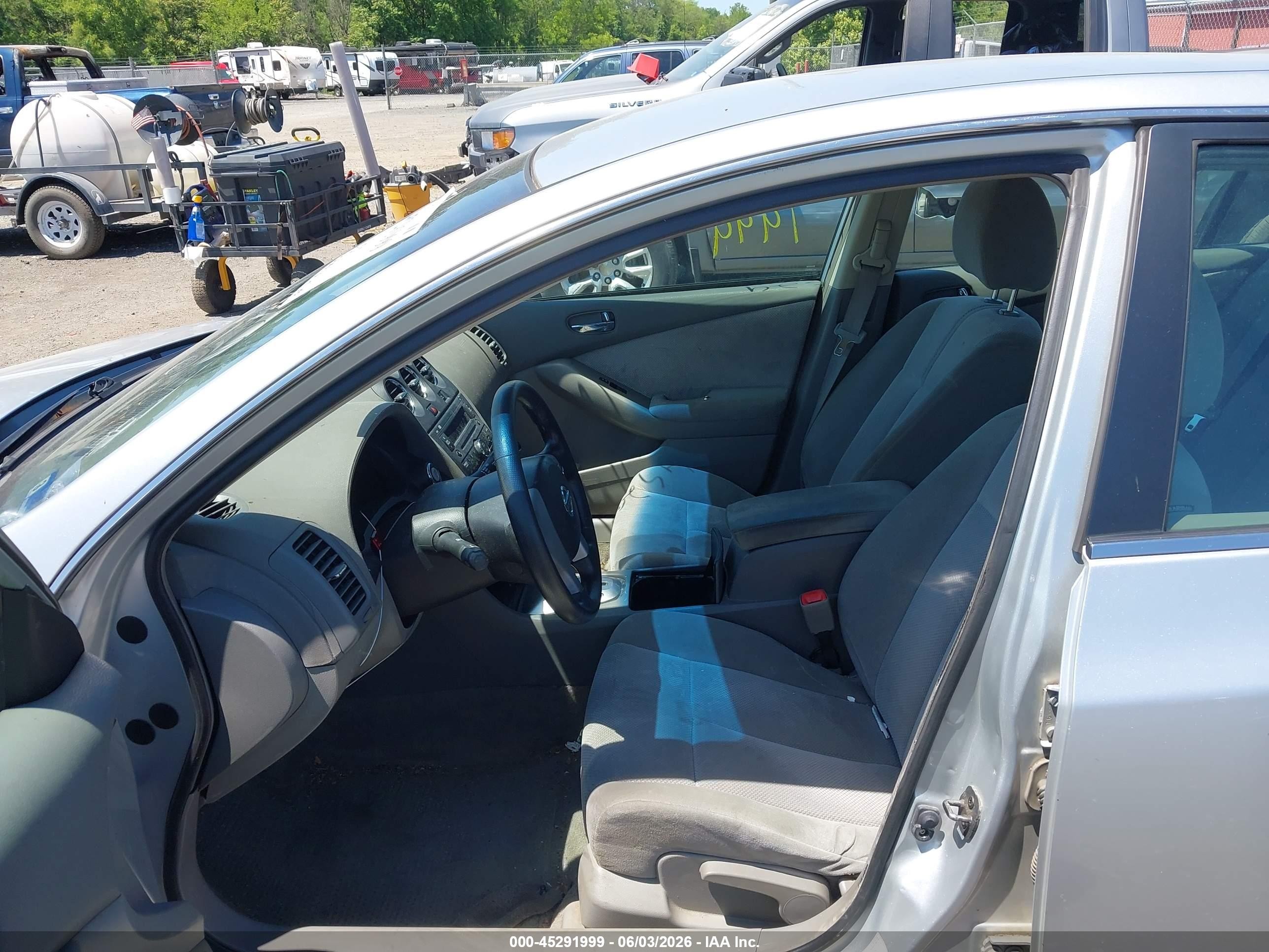 2007 Nissan Altima Hybrid   Silver vin: 1N4CL21EX7C236471