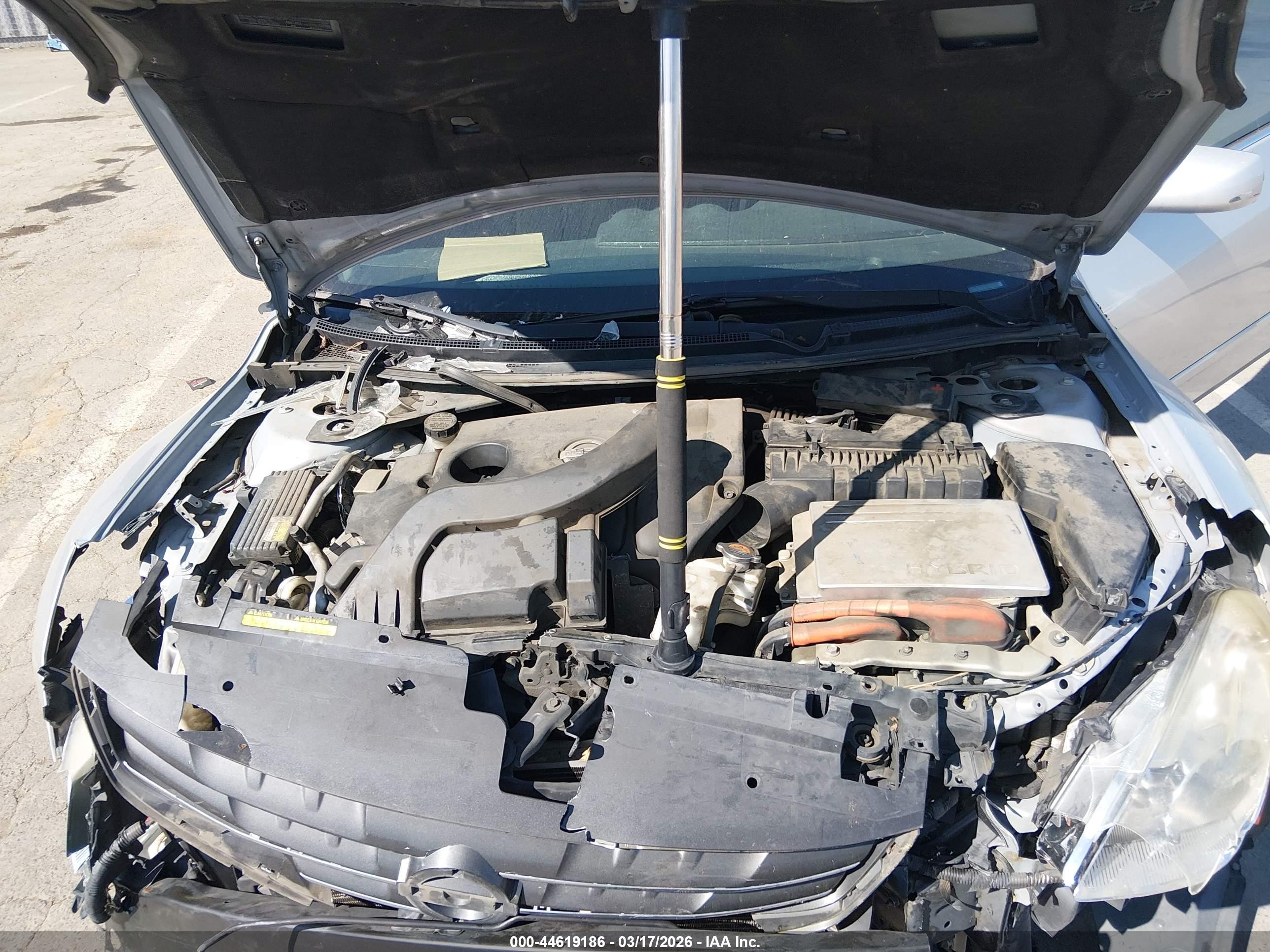 2011 Nissan Altima Hybrid   Silver vin: 1N4CL2AP0BC107455