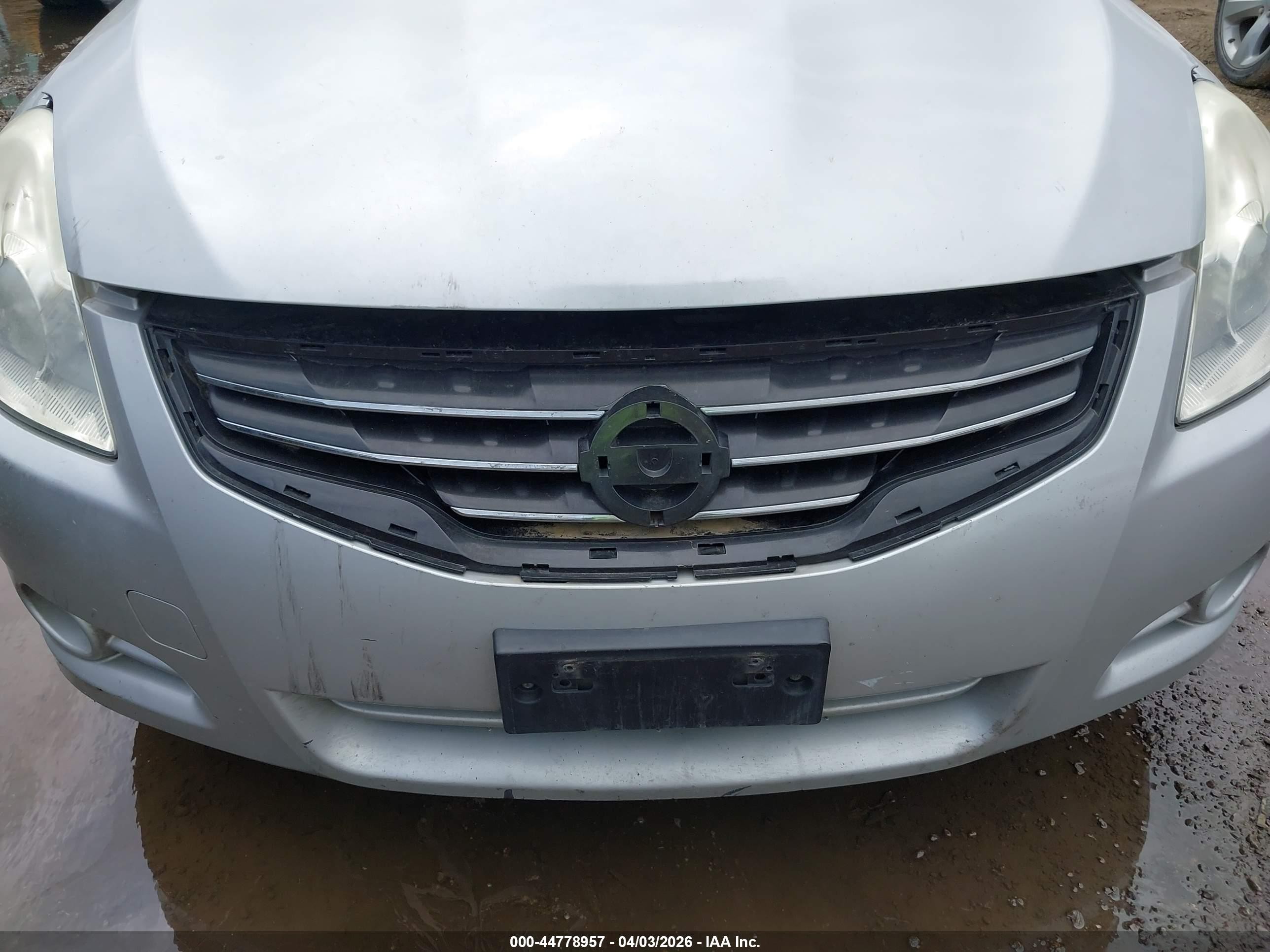 2011 Nissan Altima Hybrid   Silver vin: 1N4CL2AP1BC126287