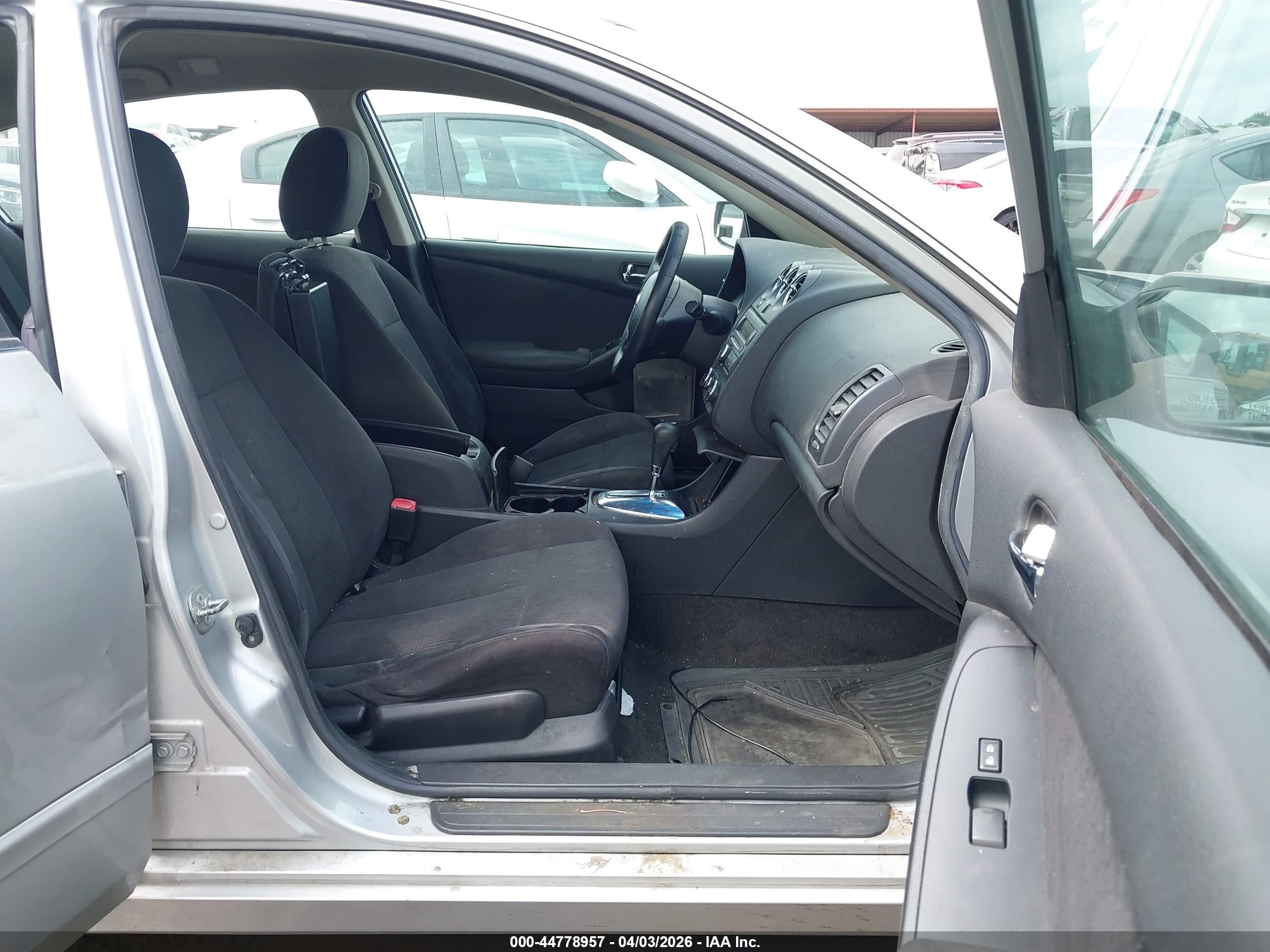 2011 Nissan Altima Hybrid   Silver vin: 1N4CL2AP1BC126287