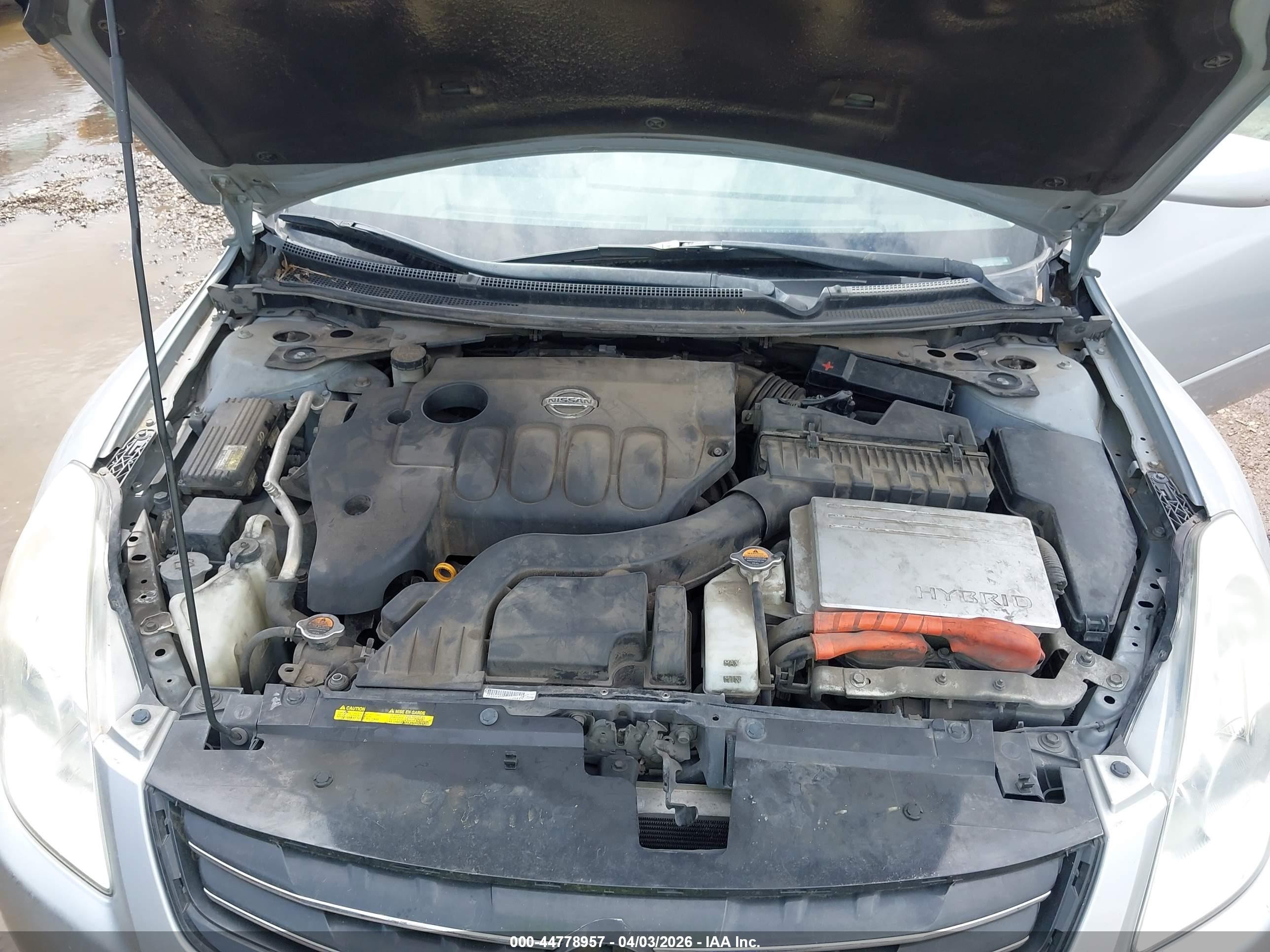 2011 Nissan Altima Hybrid   Silver vin: 1N4CL2AP1BC126287