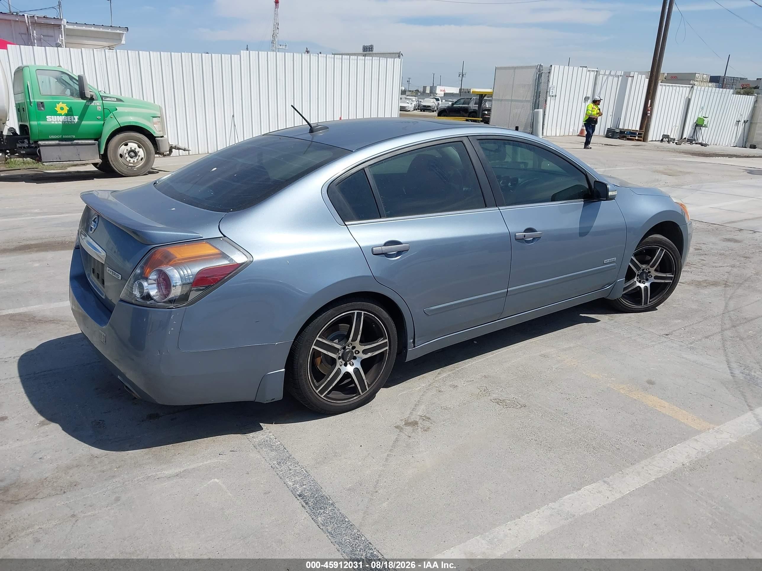 2011 Nissan Altima Hybrid   Light Blue vin: 1N4CL2AP2BC185476