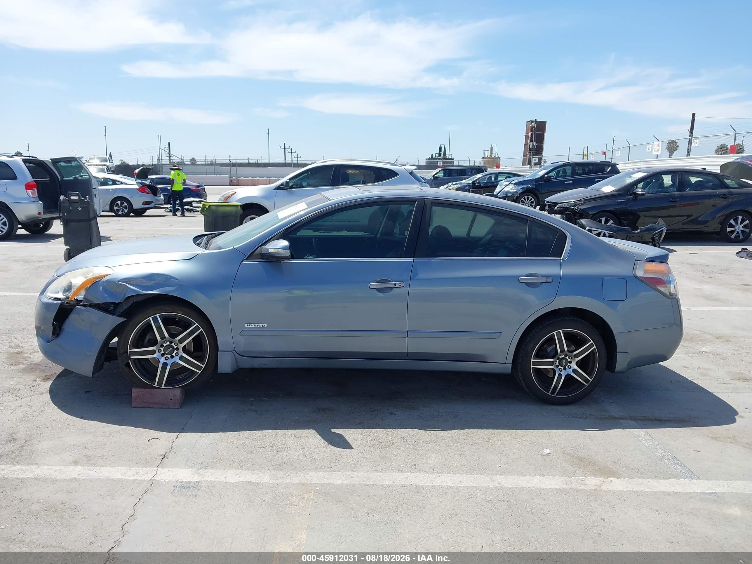 2011 Nissan Altima Hybrid   Light Blue vin: 1N4CL2AP2BC185476