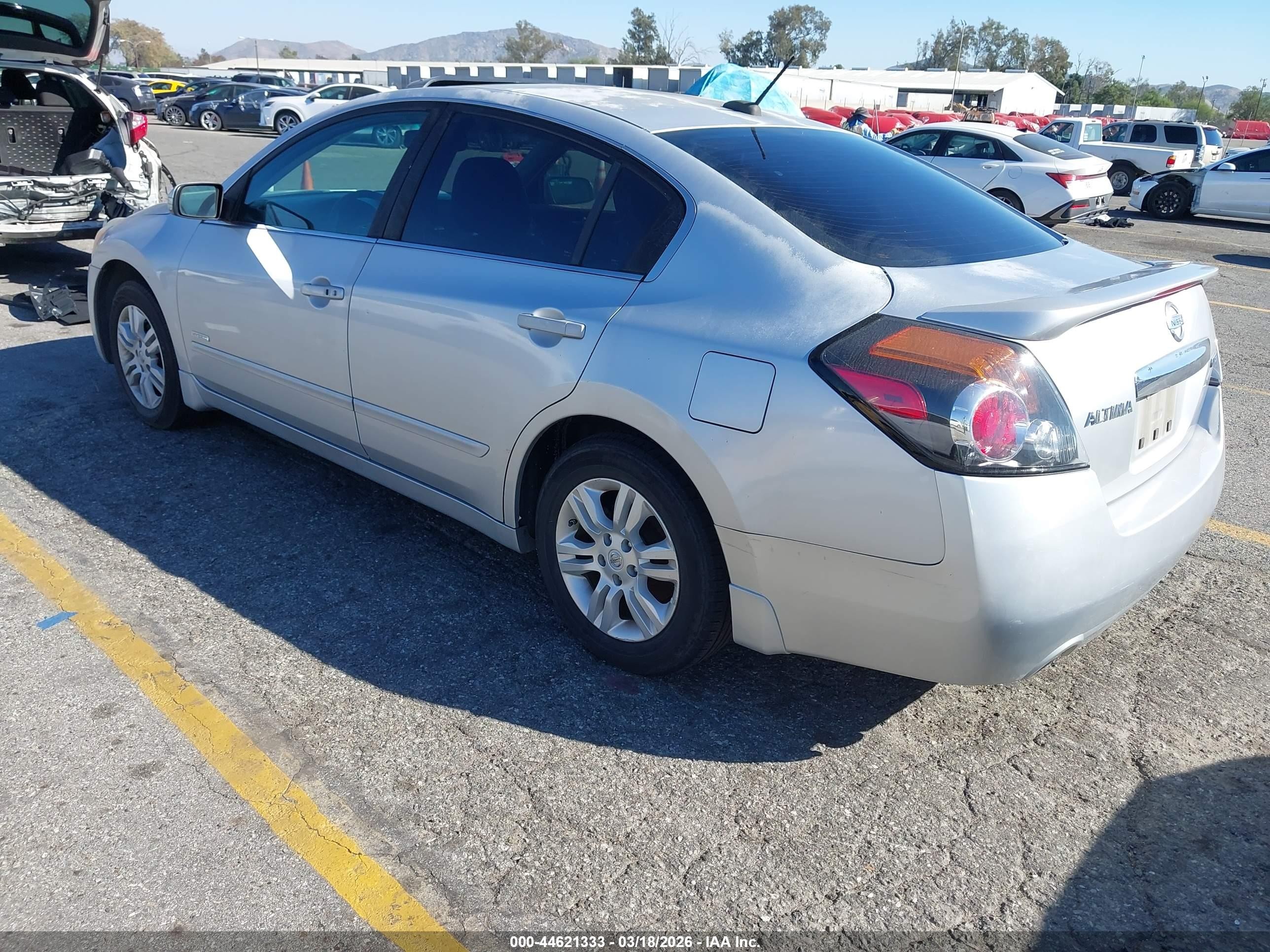 2011 Nissan Altima Hybrid   Silver vin: 1N4CL2AP3BC104100