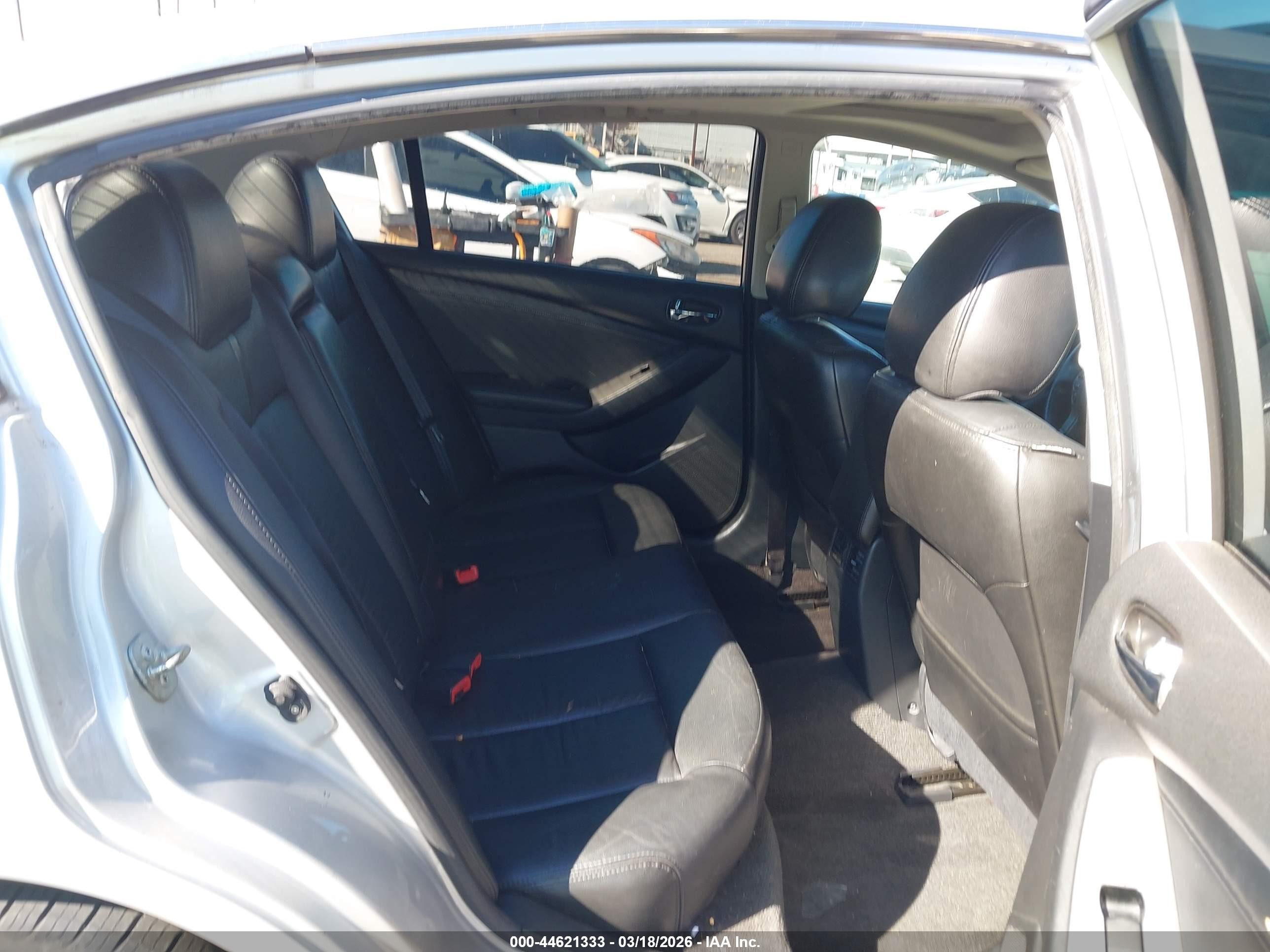 2011 Nissan Altima Hybrid   Silver vin: 1N4CL2AP3BC104100
