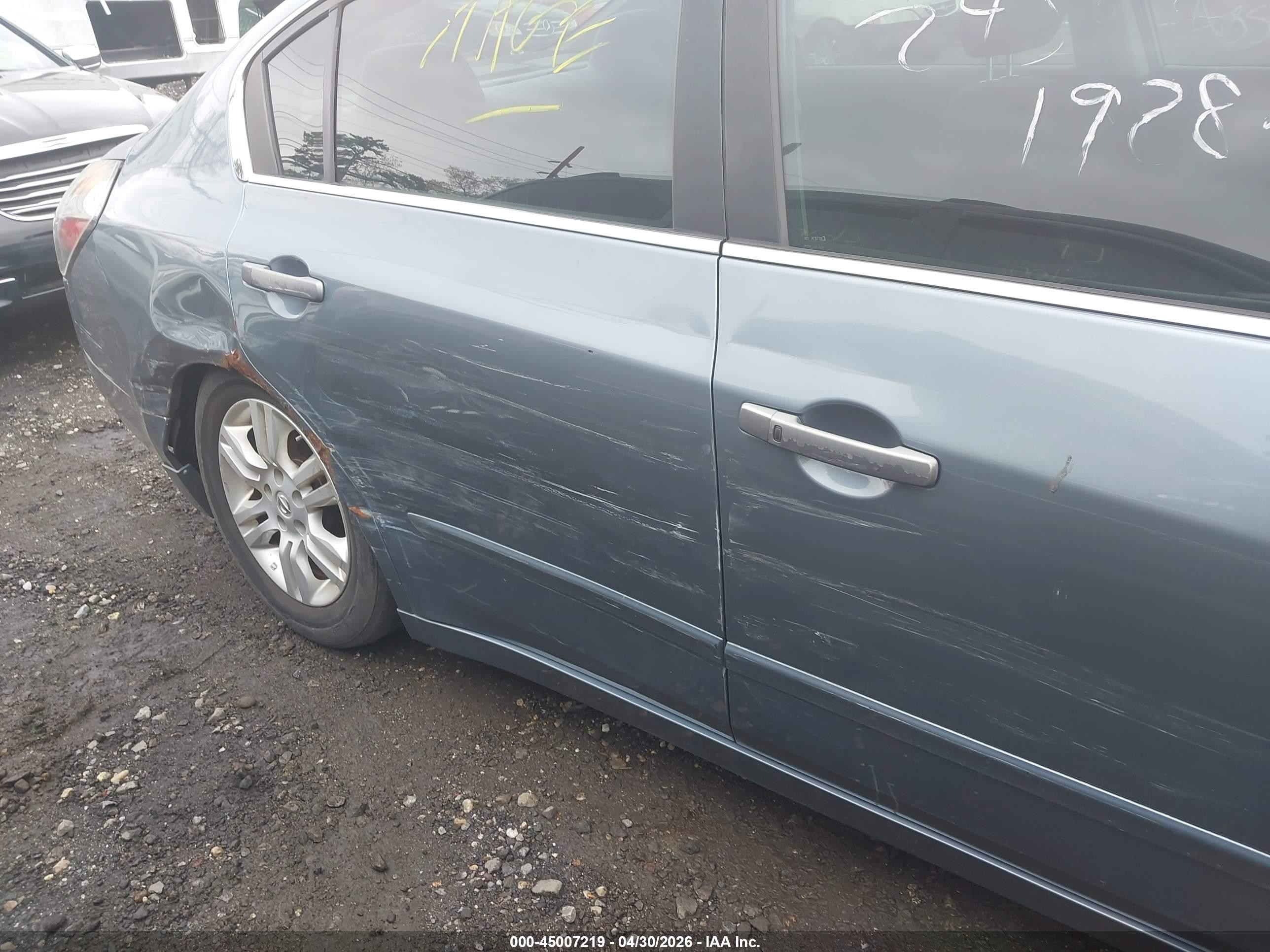2011 Nissan Altima Hybrid   Blue vin: 1N4CL2AP4BC133282
