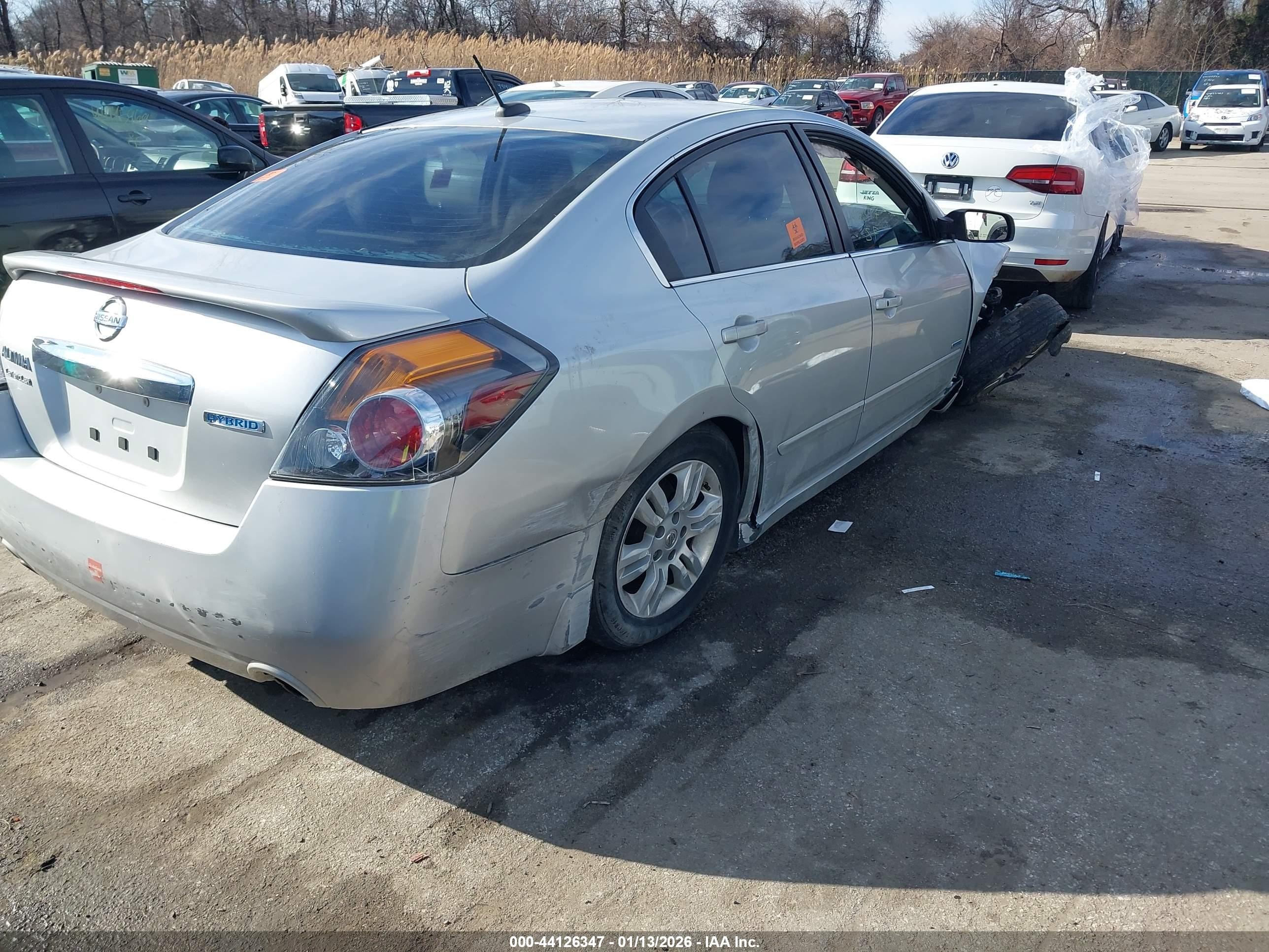 2011 Nissan Altima Hybrid   Silver vin: 1N4CL2AP6BC182886