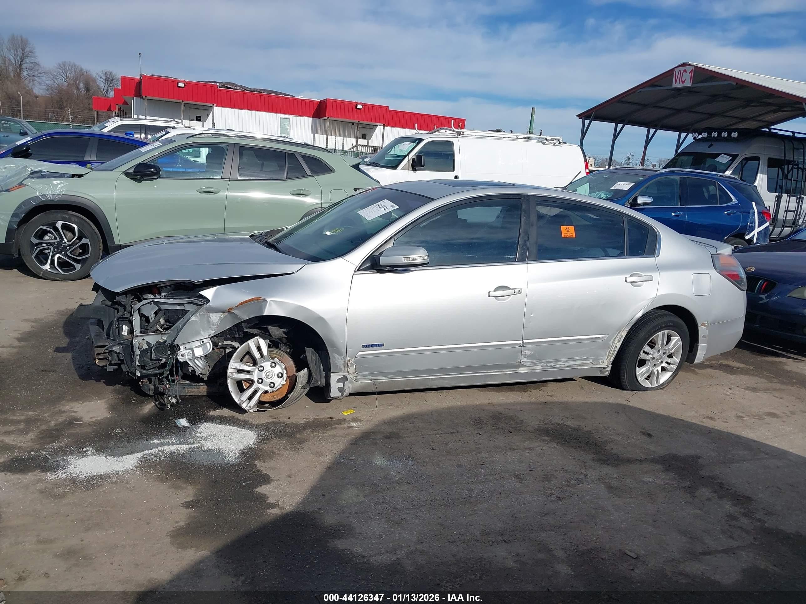 2011 Nissan Altima Hybrid   Silver vin: 1N4CL2AP6BC182886