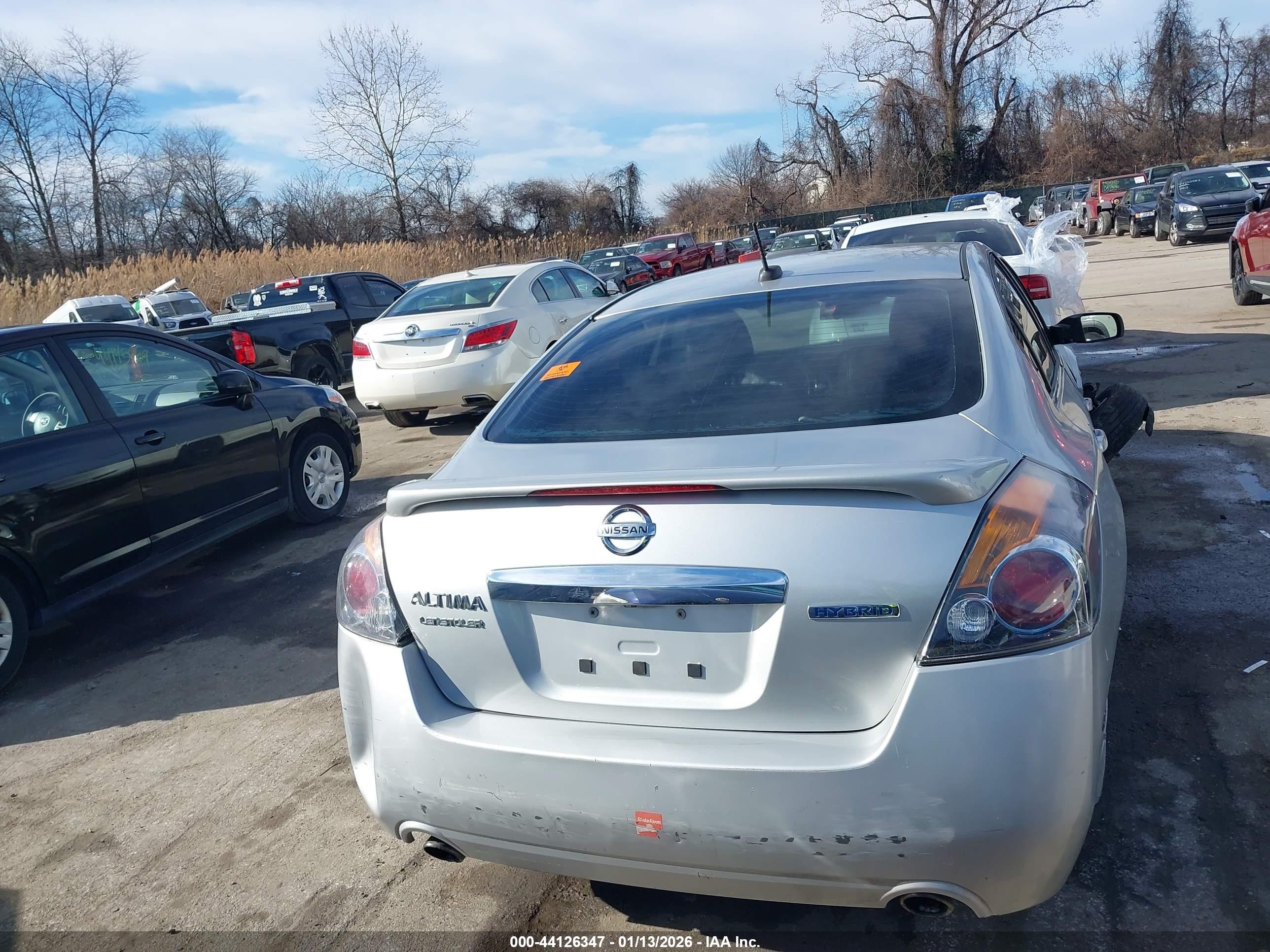 2011 Nissan Altima Hybrid   Silver vin: 1N4CL2AP6BC182886