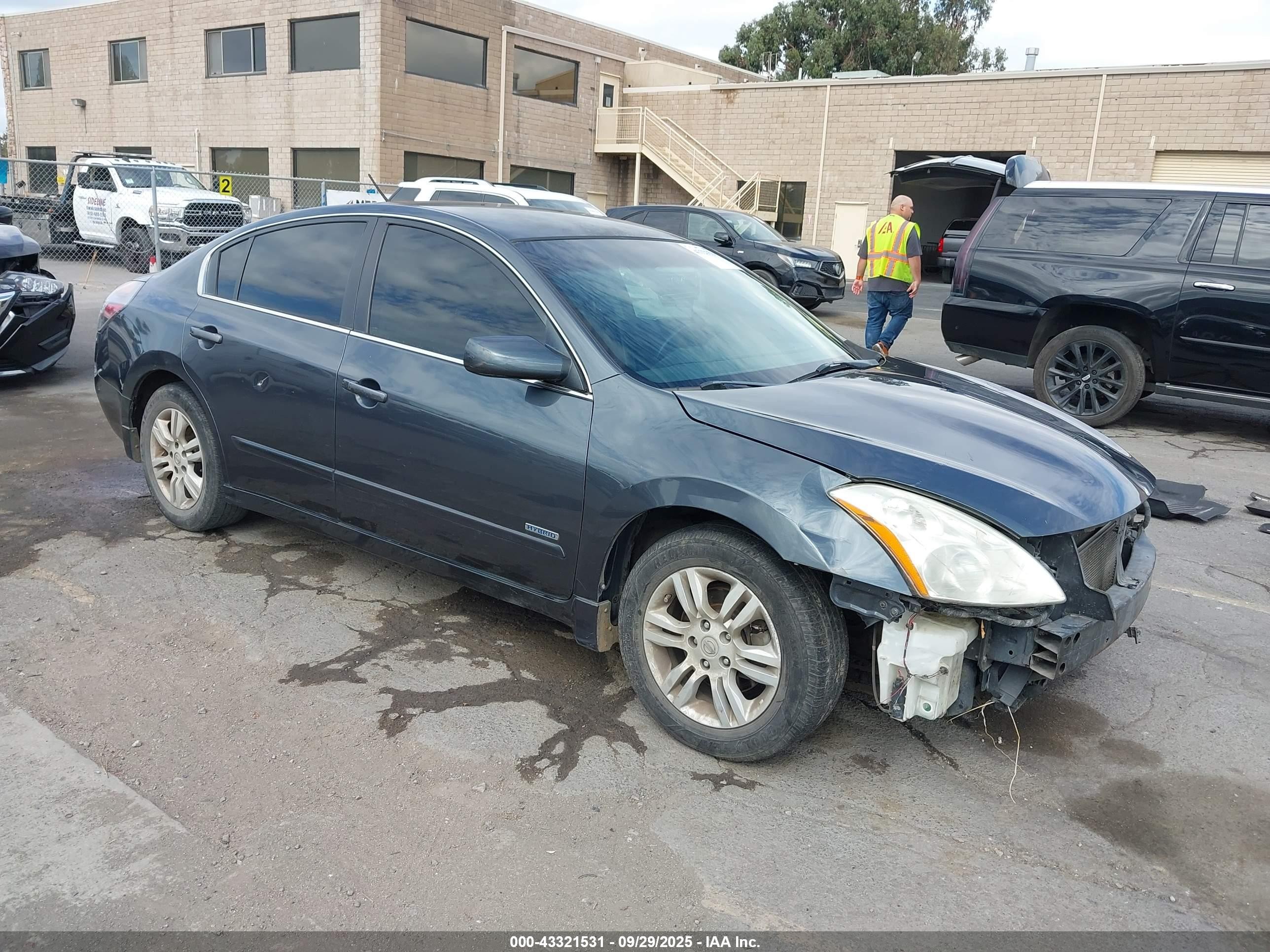 2011 Nissan Altima Hybrid   Серый vin: 1N4CL2AP7BC119988