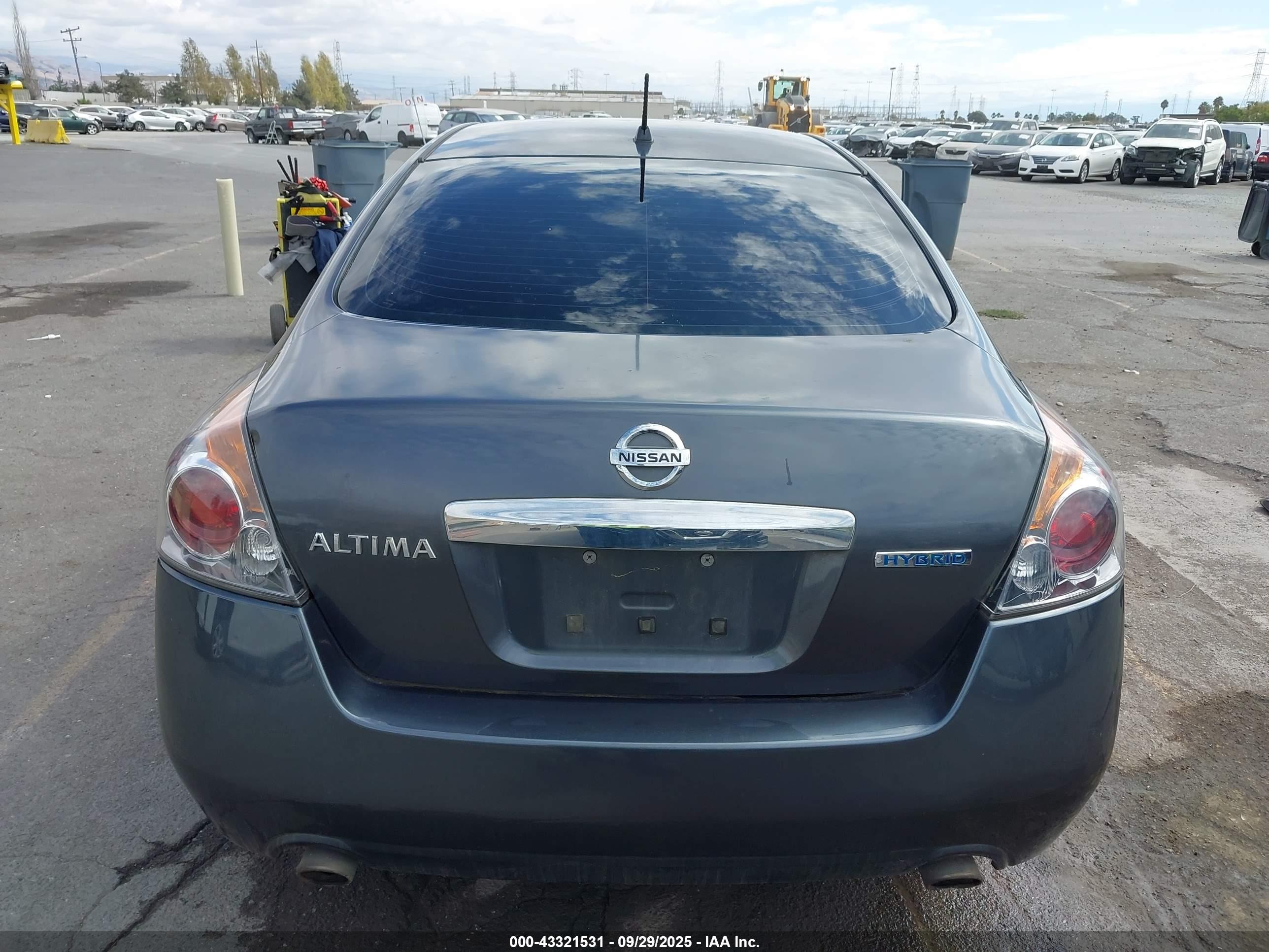 2011 Nissan Altima Hybrid   Серый vin: 1N4CL2AP7BC119988