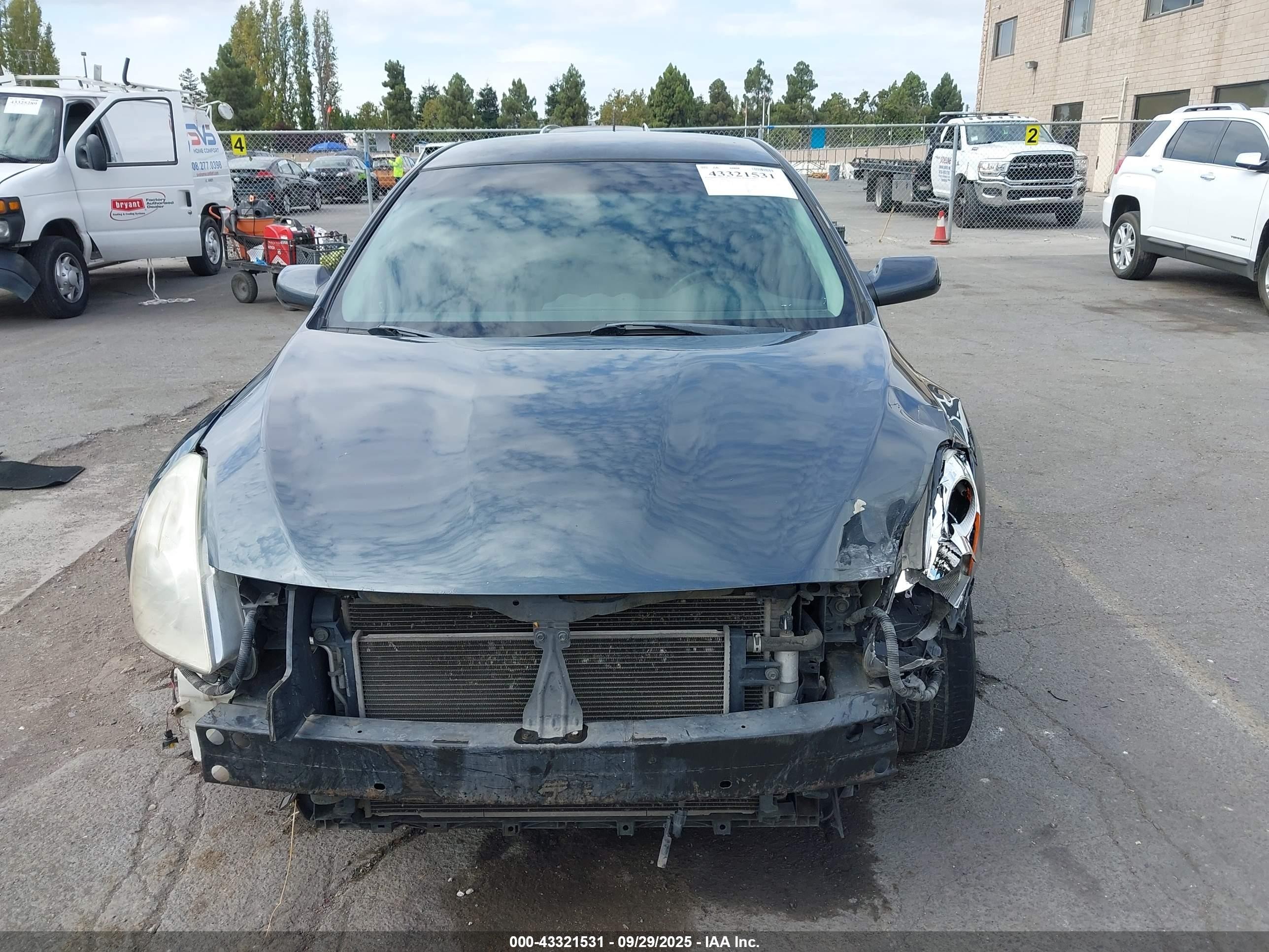 2011 Nissan Altima Hybrid   Серый vin: 1N4CL2AP7BC119988