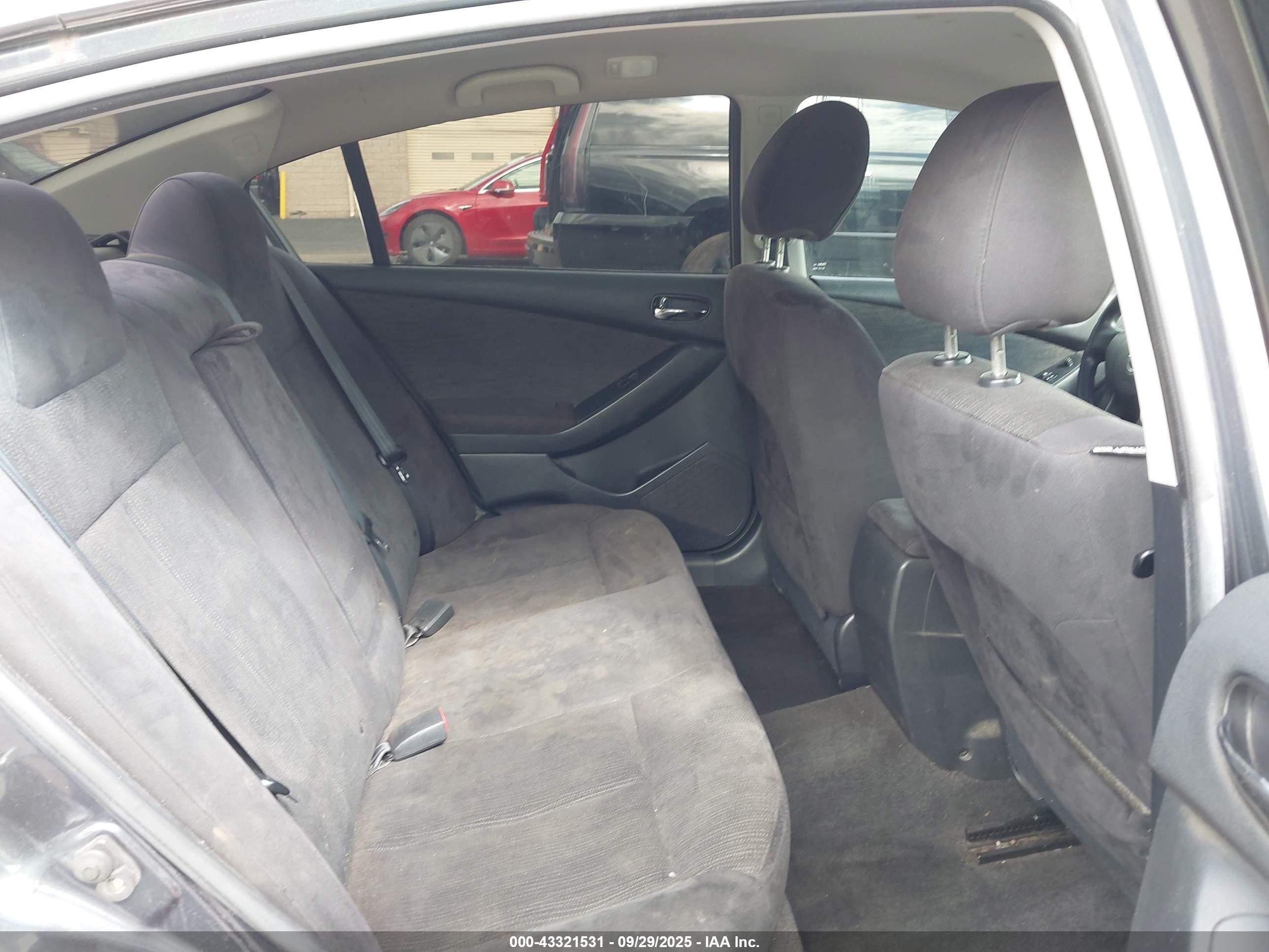 2011 Nissan Altima Hybrid   Серый vin: 1N4CL2AP7BC119988