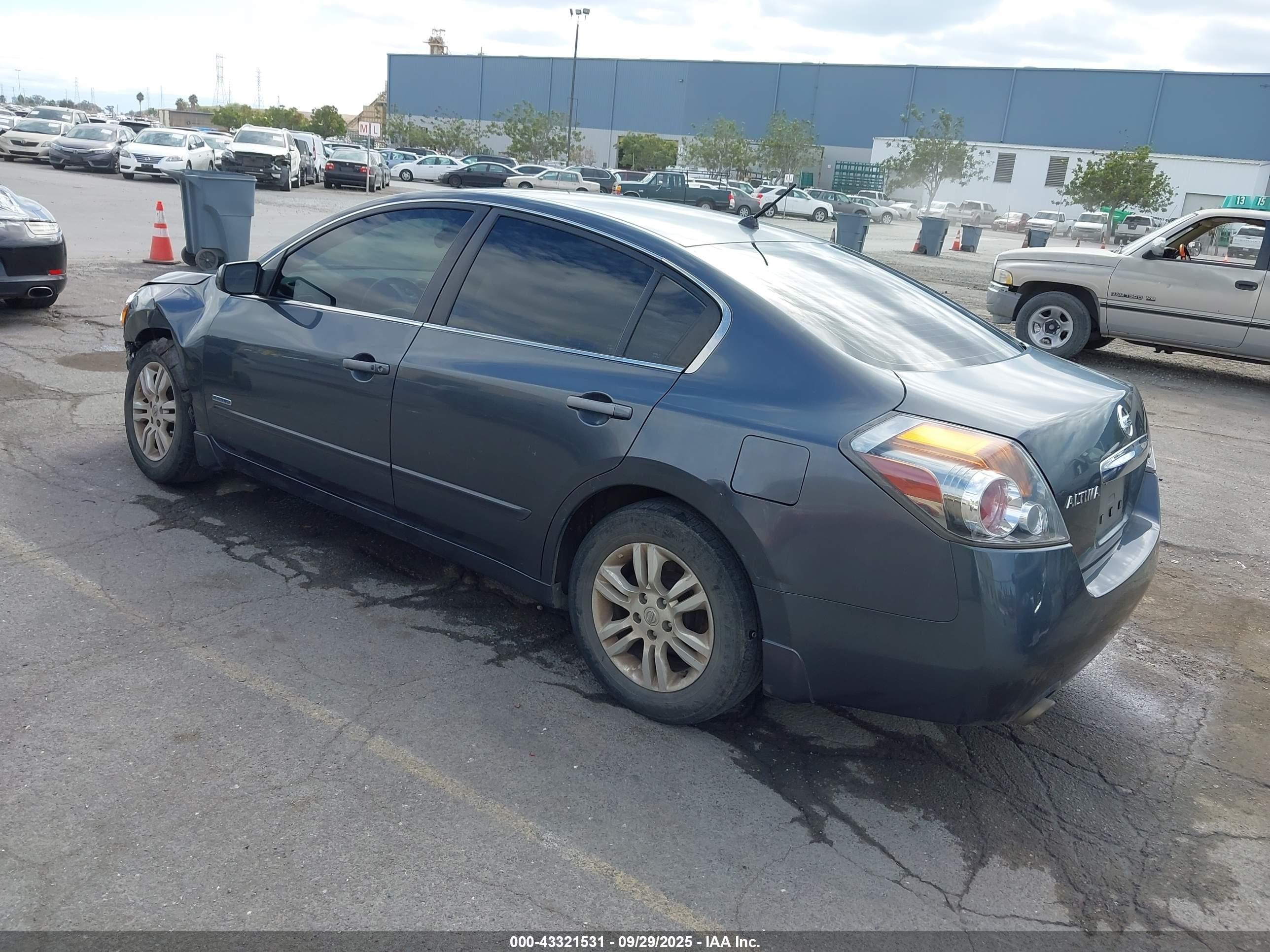 2011 Nissan Altima Hybrid   Серый vin: 1N4CL2AP7BC119988