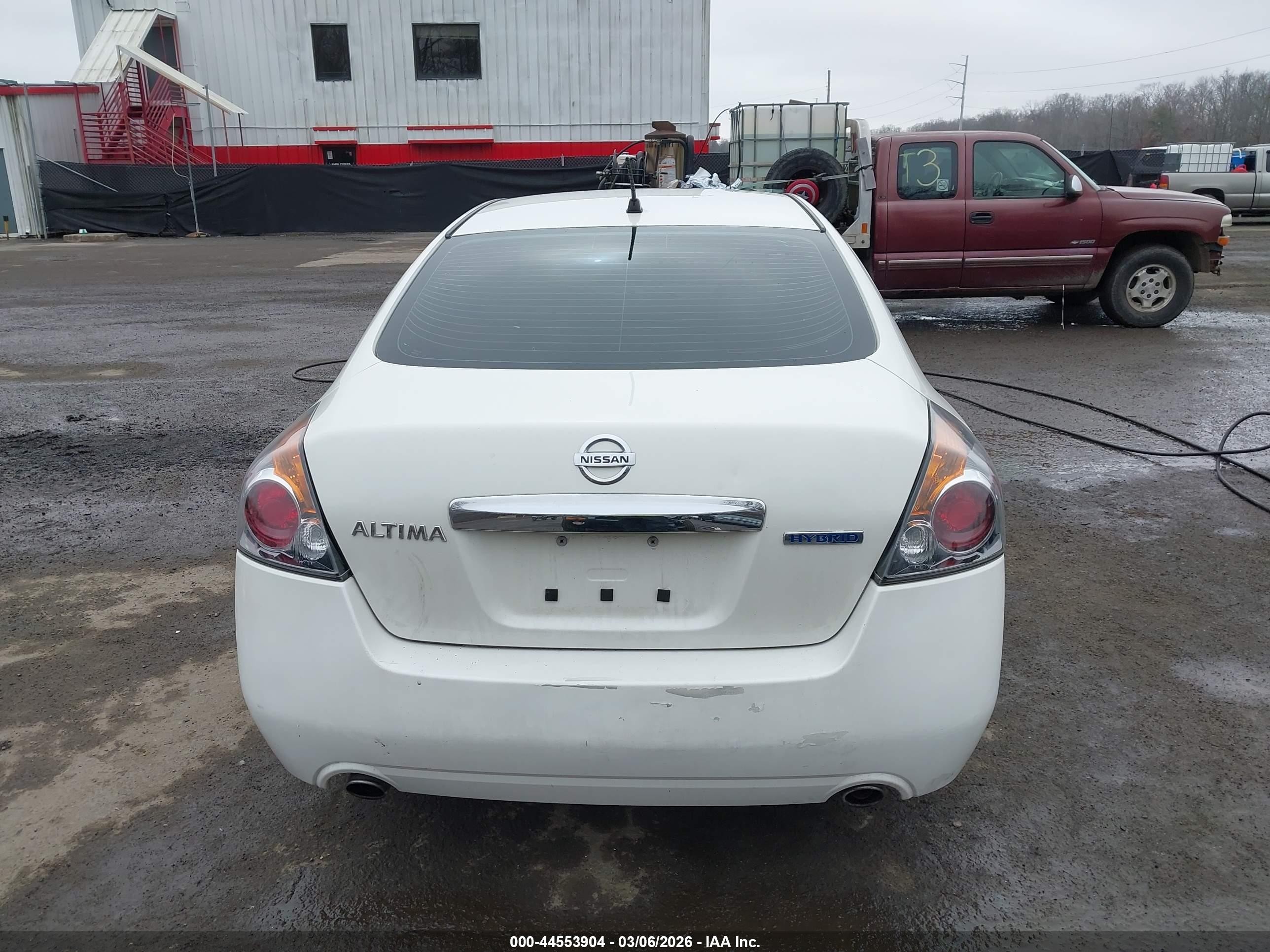2011 Nissan Altima Hybrid   White vin: 1N4CL2AP7BC184923
