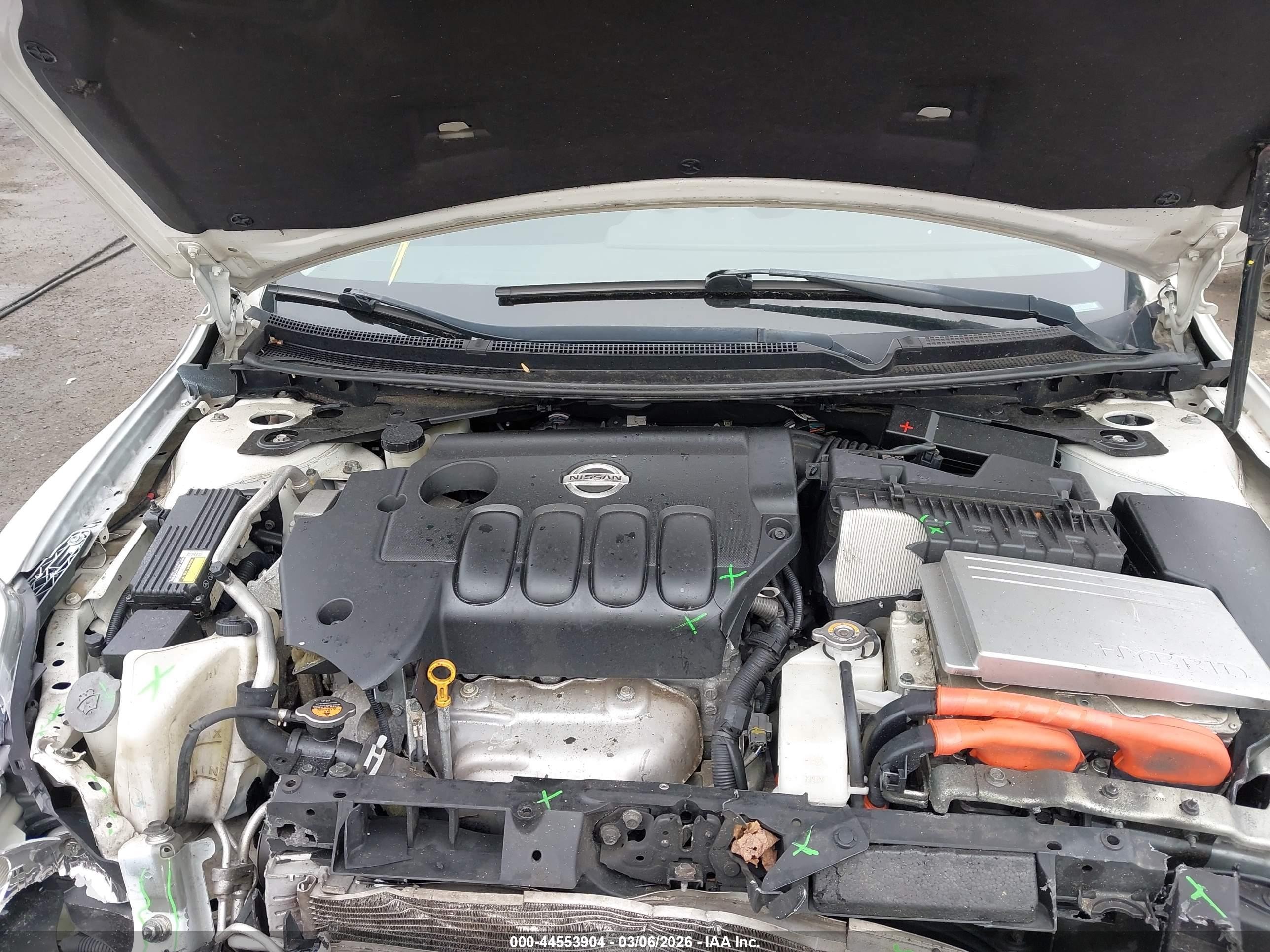 2011 Nissan Altima Hybrid   White vin: 1N4CL2AP7BC184923