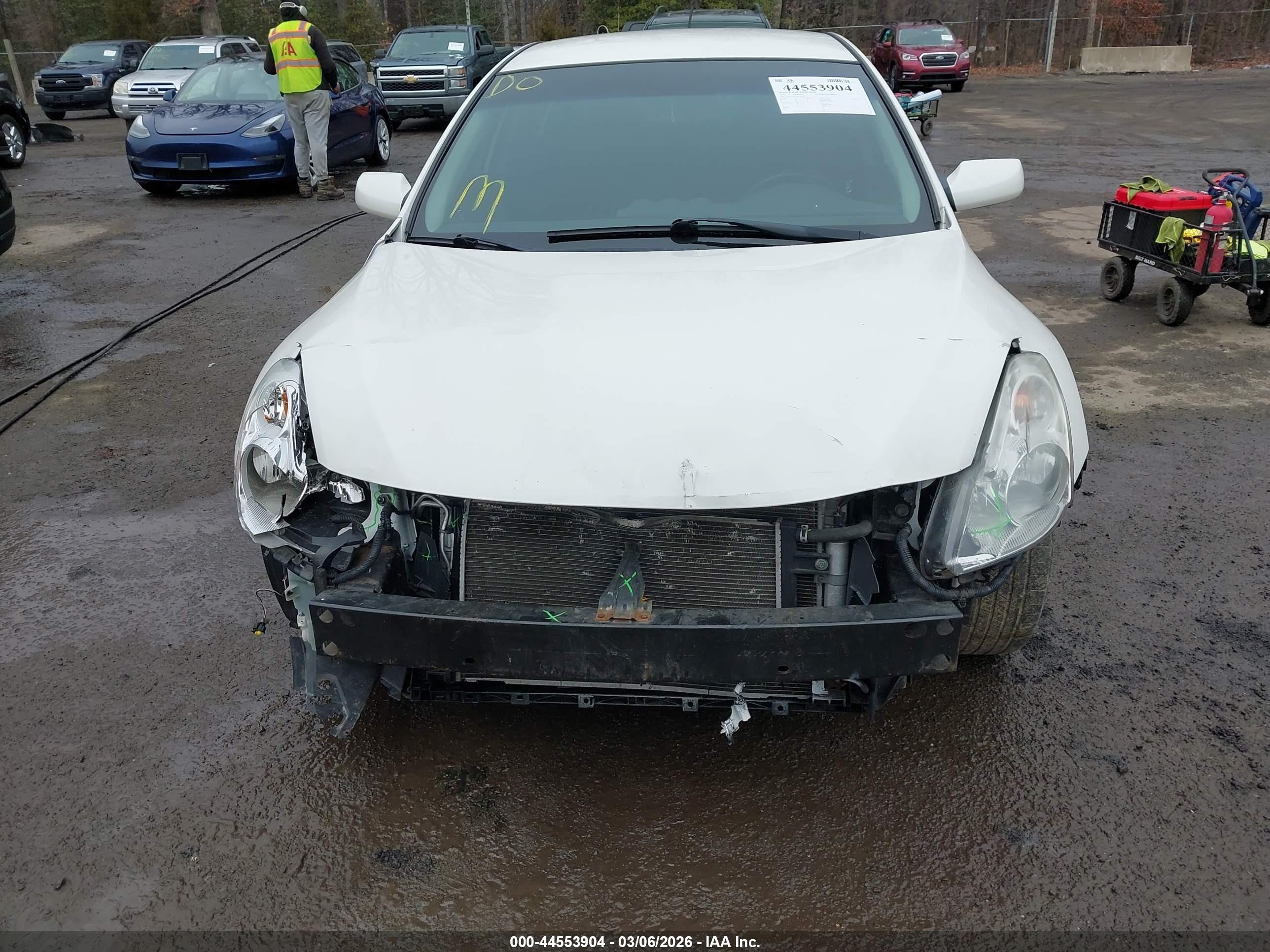 2011 Nissan Altima Hybrid   White vin: 1N4CL2AP7BC184923