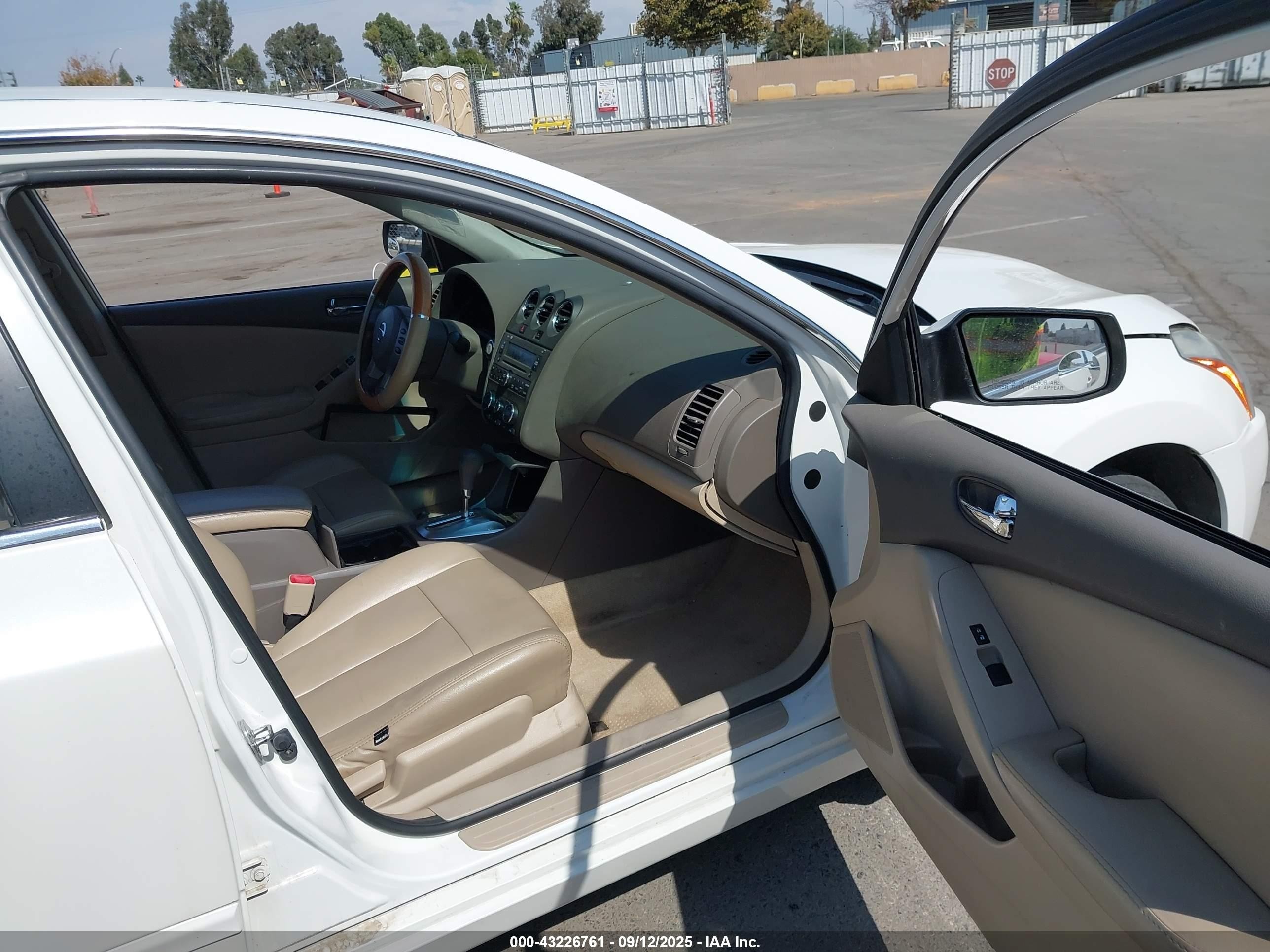 2011 Nissan Altima Hybrid   Белый vin: 1N4CL2AP7BC185151