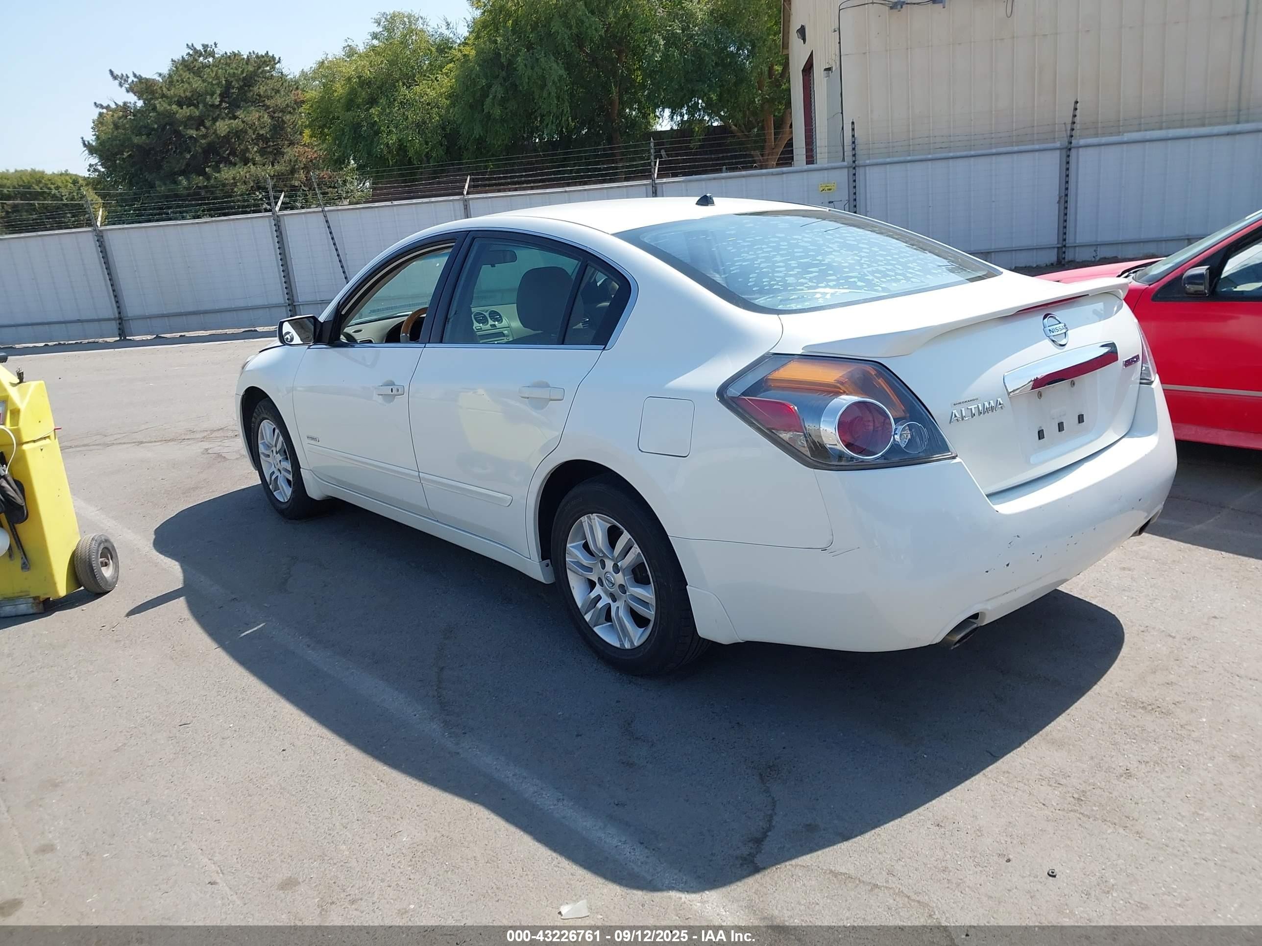 2011 Nissan Altima Hybrid   Белый vin: 1N4CL2AP7BC185151