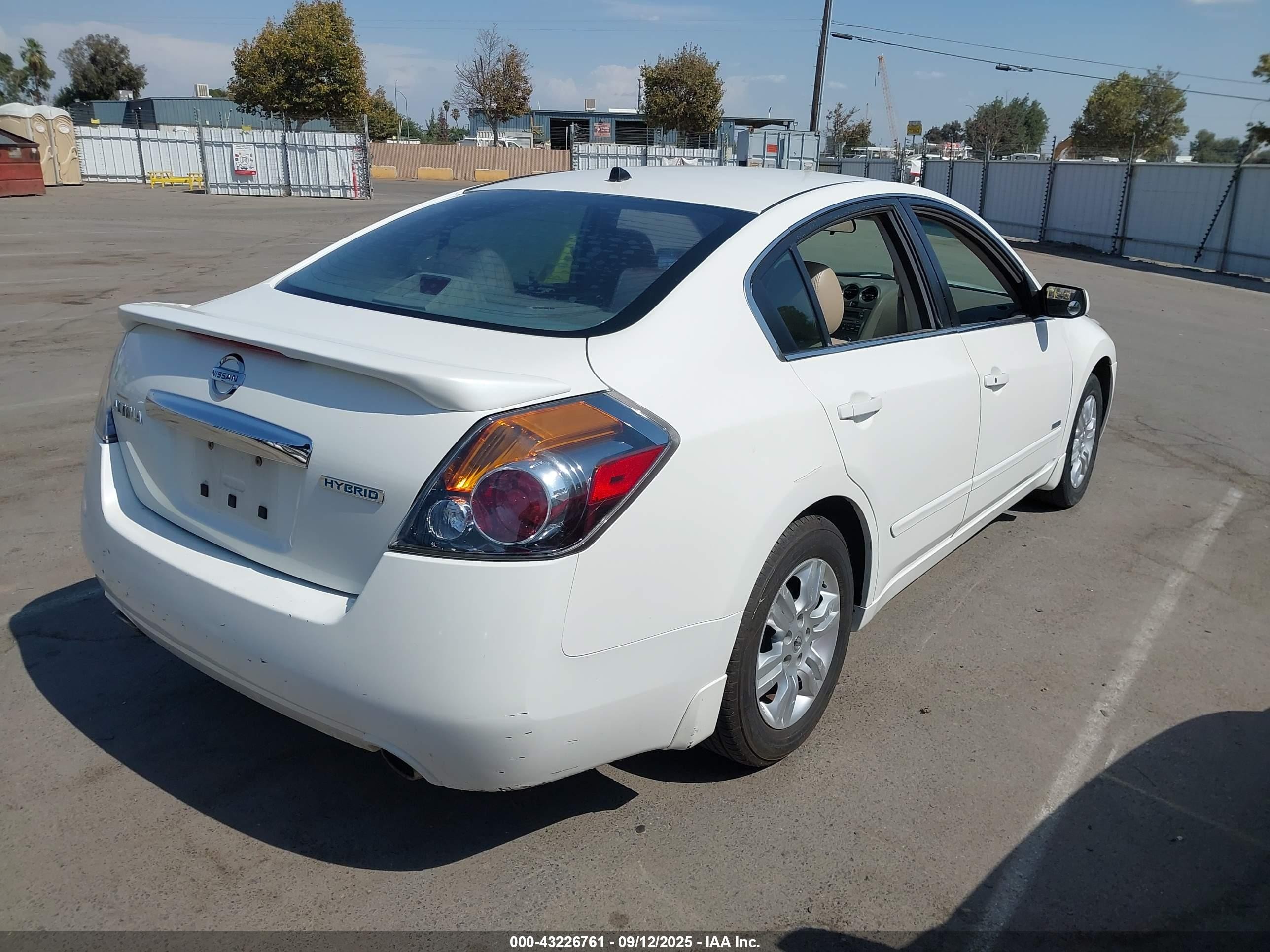 2011 Nissan Altima Hybrid   Белый vin: 1N4CL2AP7BC185151