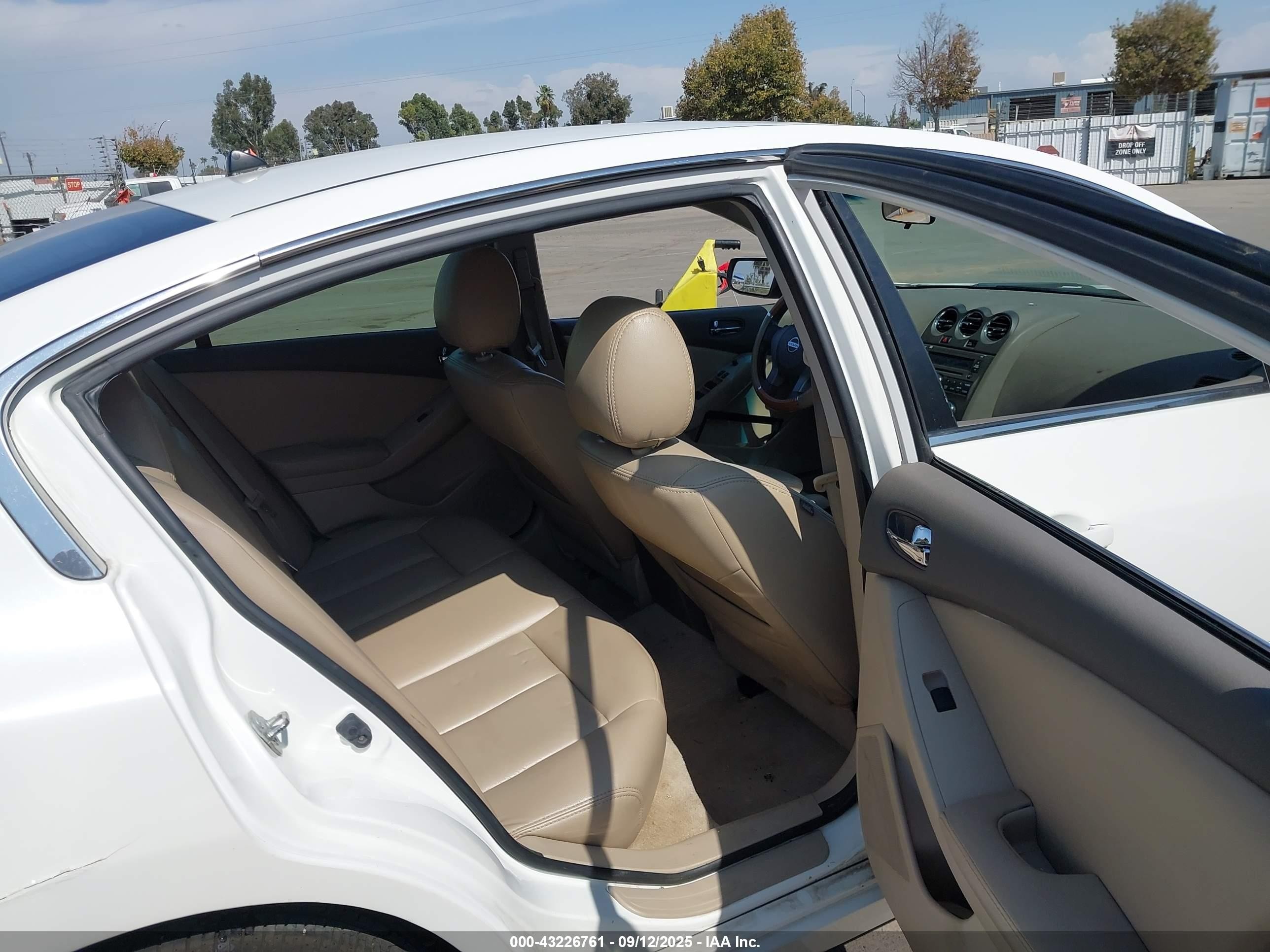 2011 Nissan Altima Hybrid   Белый vin: 1N4CL2AP7BC185151