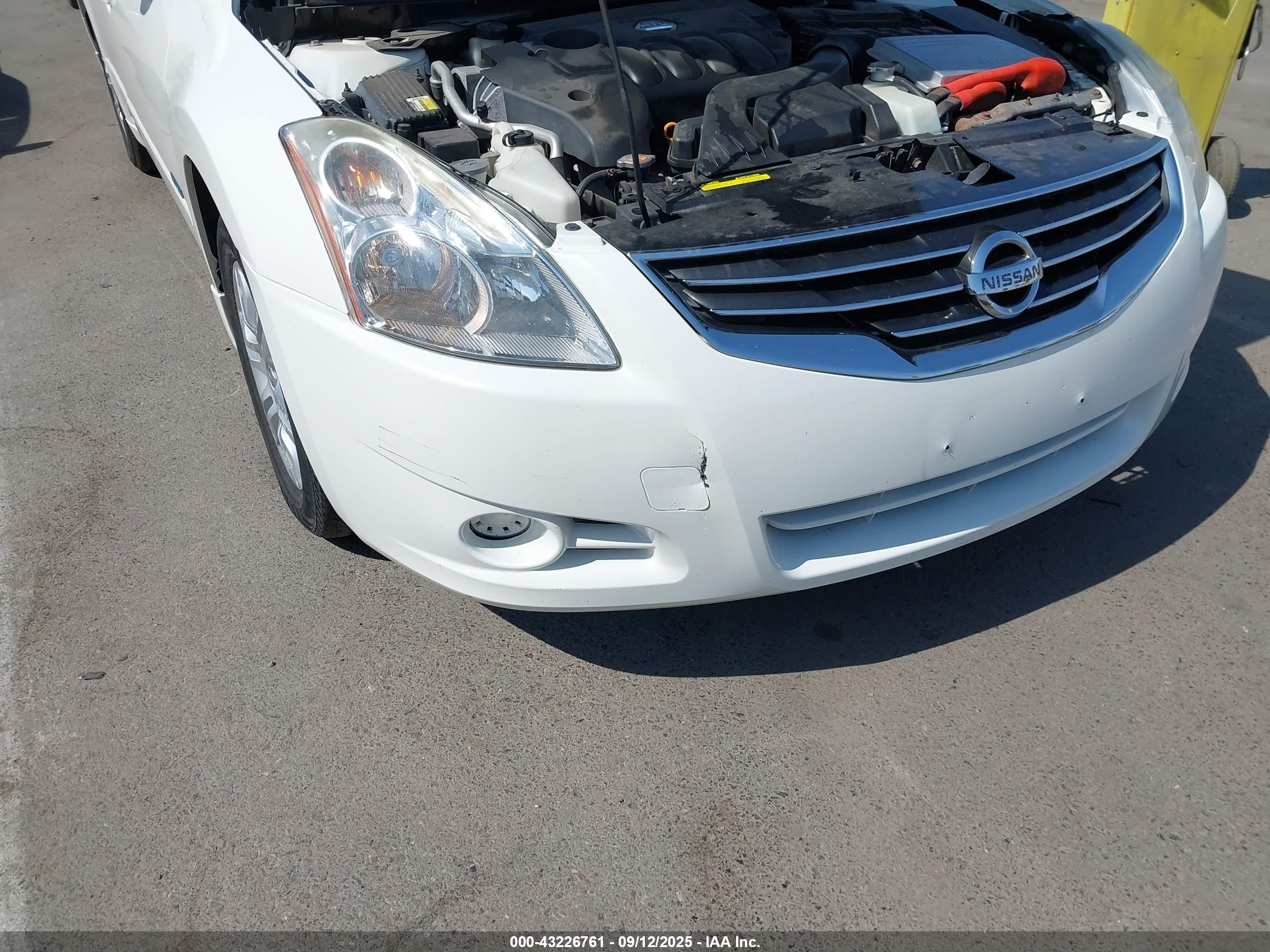 2011 Nissan Altima Hybrid   Белый vin: 1N4CL2AP7BC185151