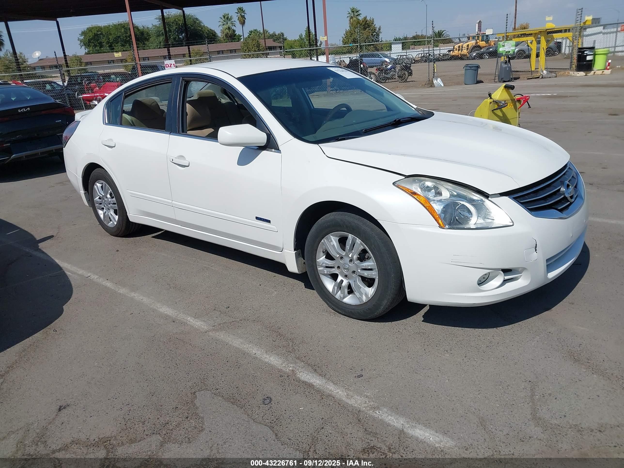2011 Nissan Altima Hybrid   Белый vin: 1N4CL2AP7BC185151
