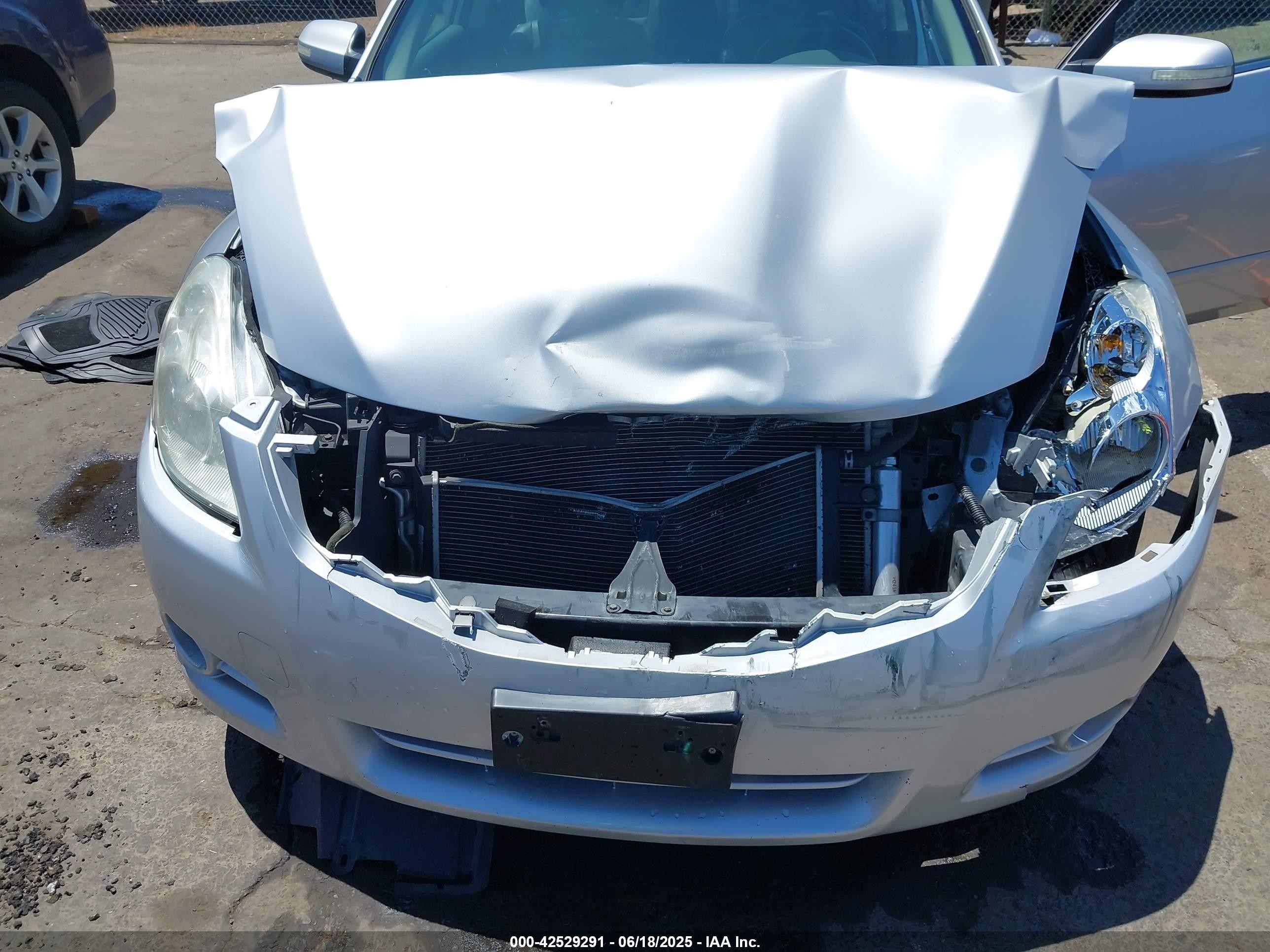 2011 Nissan Altima Hybrid   Silver vin: 1N4CL2AP8BC111060