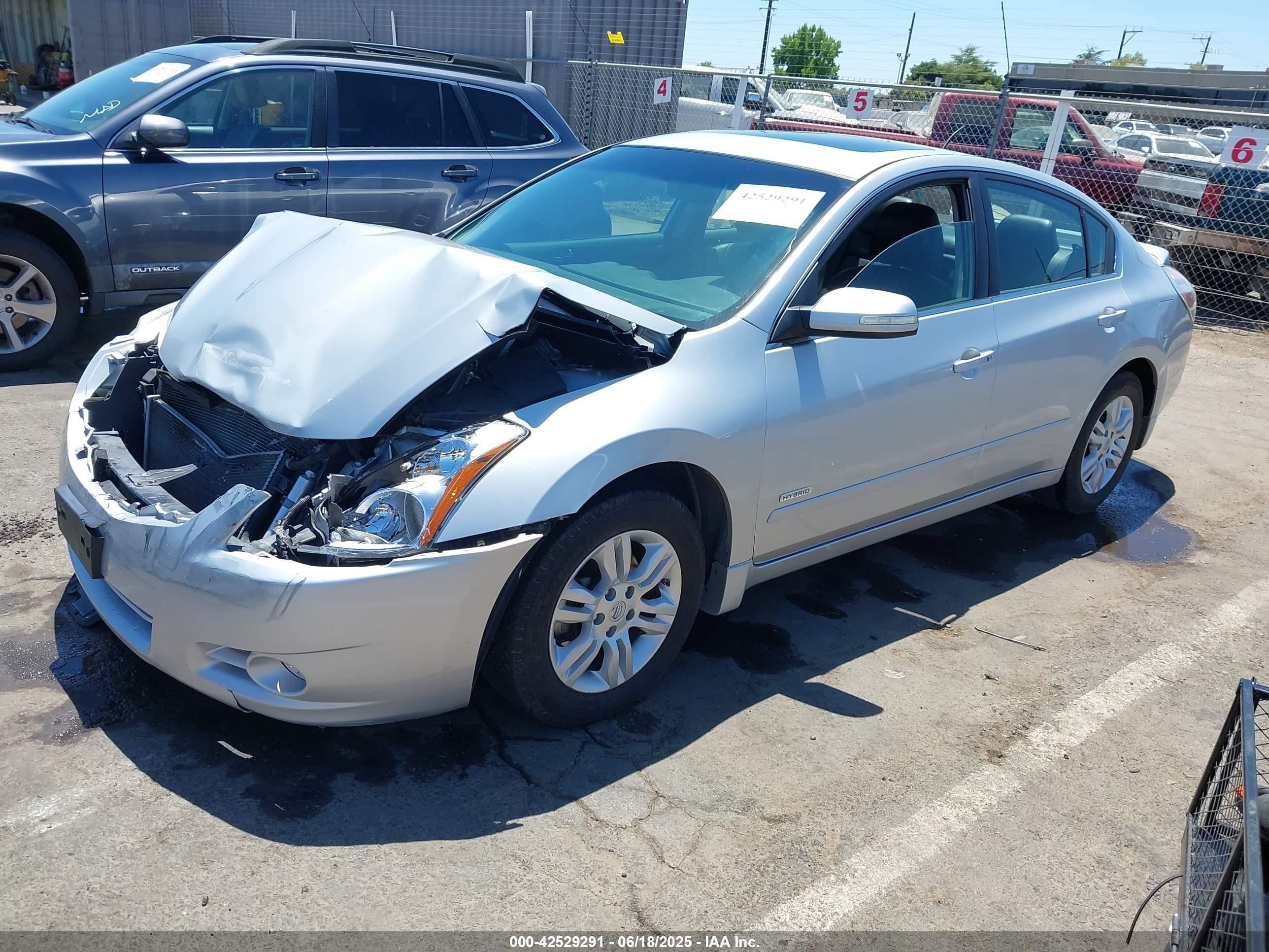 2011 Nissan Altima Hybrid   Silver vin: 1N4CL2AP8BC111060