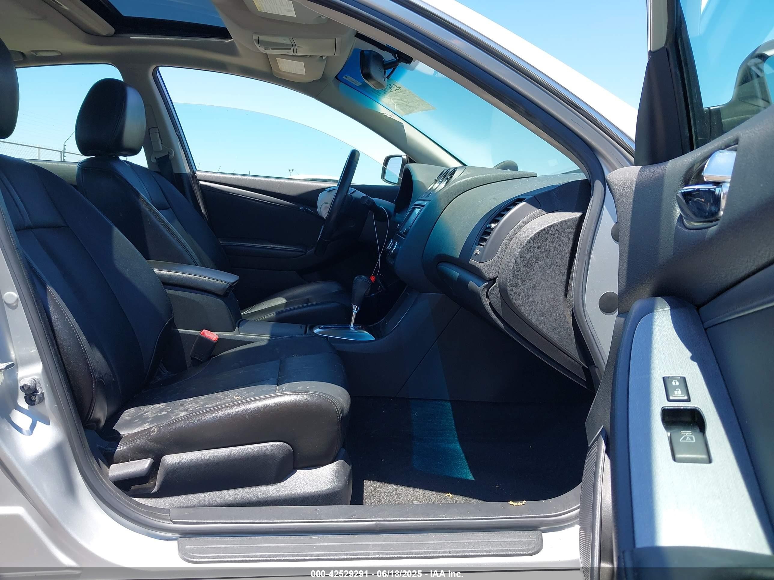 2011 Nissan Altima Hybrid   Silver vin: 1N4CL2AP8BC111060