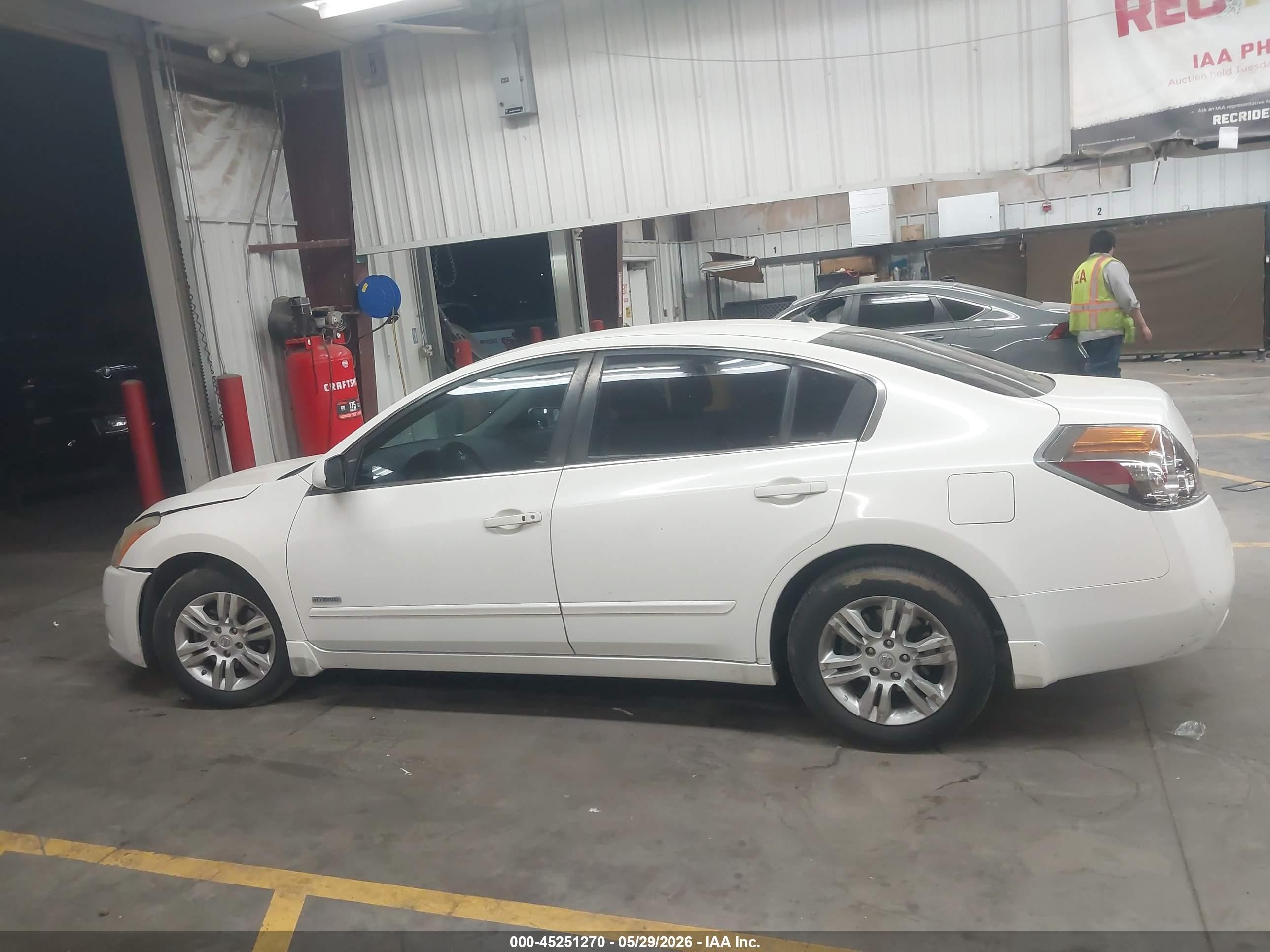 2011 Nissan Altima Hybrid   Белый vin: 1N4CL2AP8BC154149