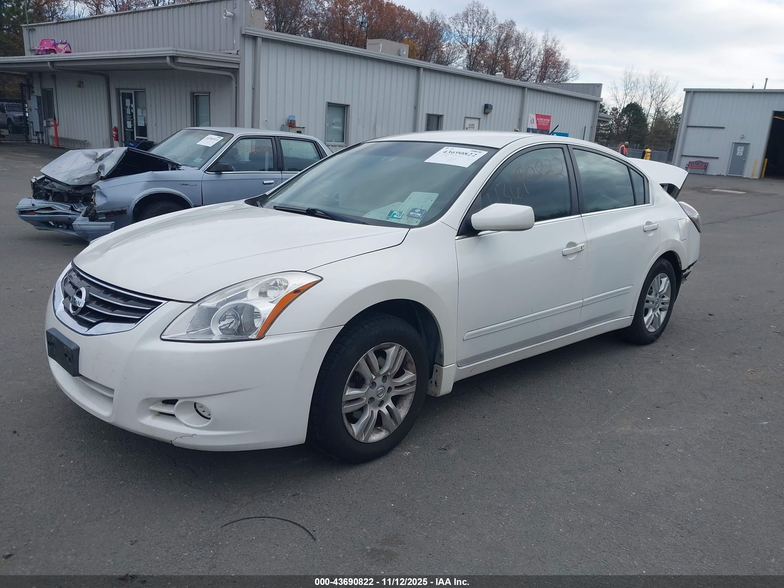 2011 Nissan Altima Hybrid   White vin: 1N4CL2AP8BC176880