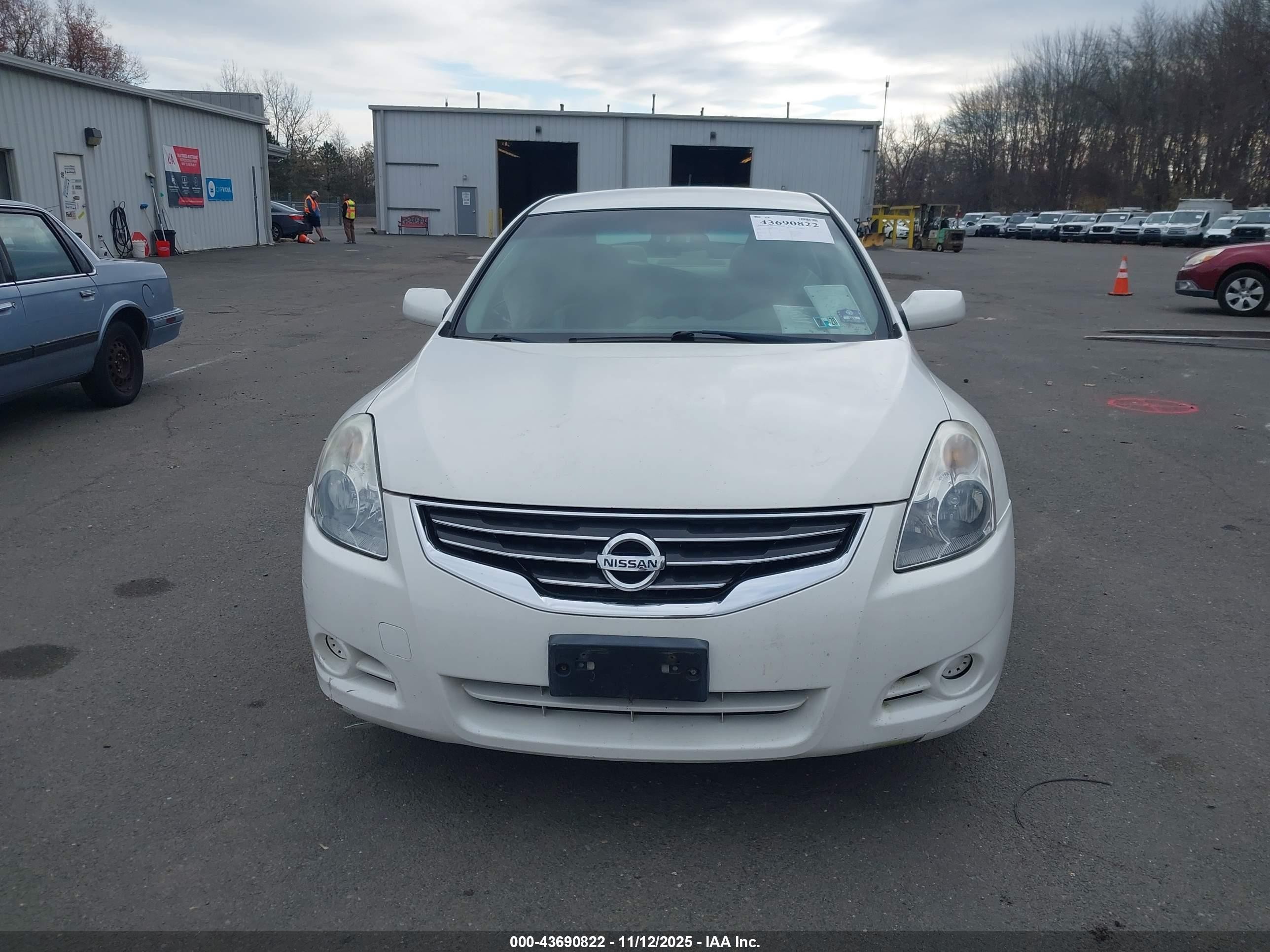 2011 Nissan Altima Hybrid   White vin: 1N4CL2AP8BC176880