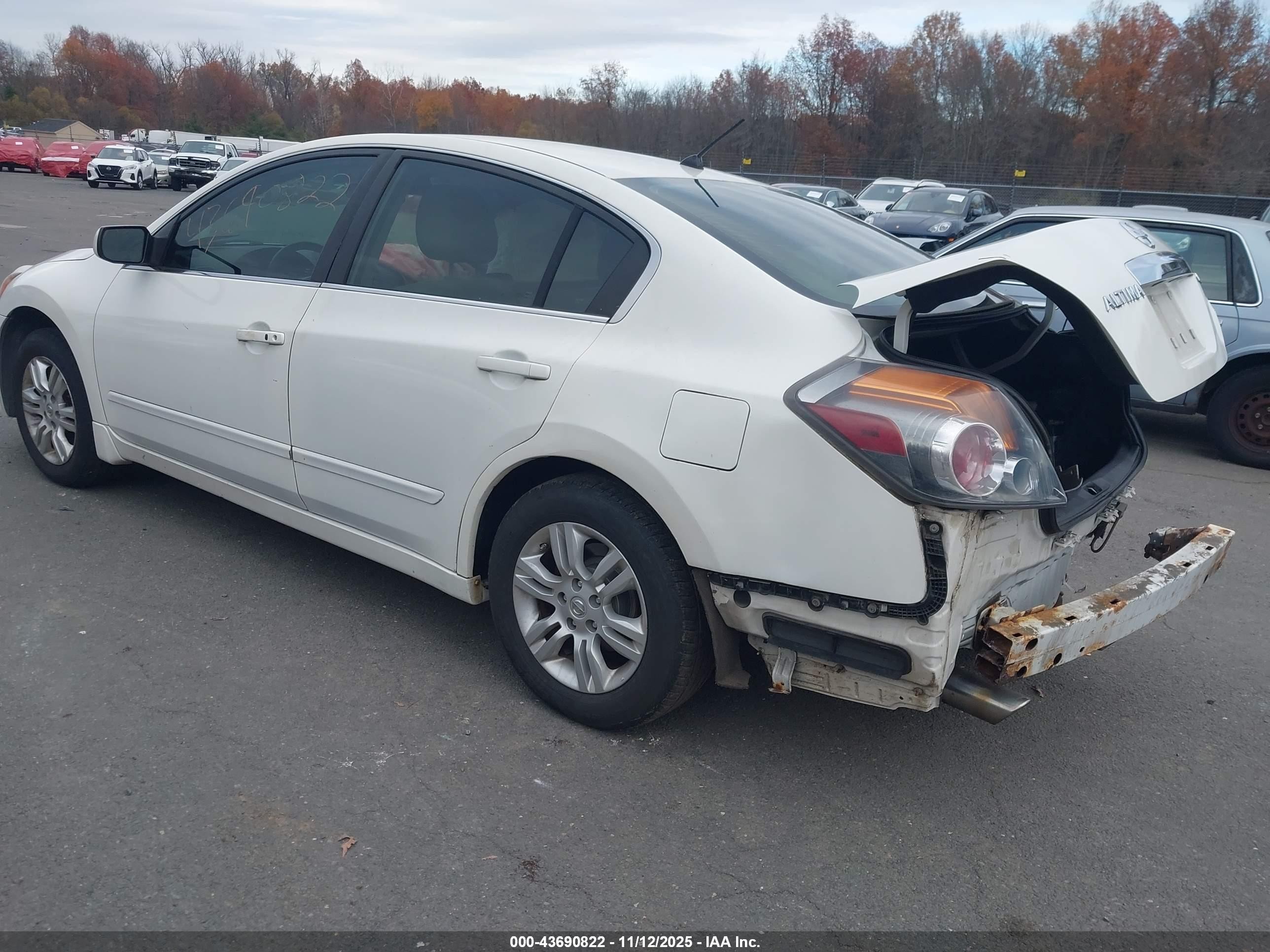 2011 Nissan Altima Hybrid   White vin: 1N4CL2AP8BC176880