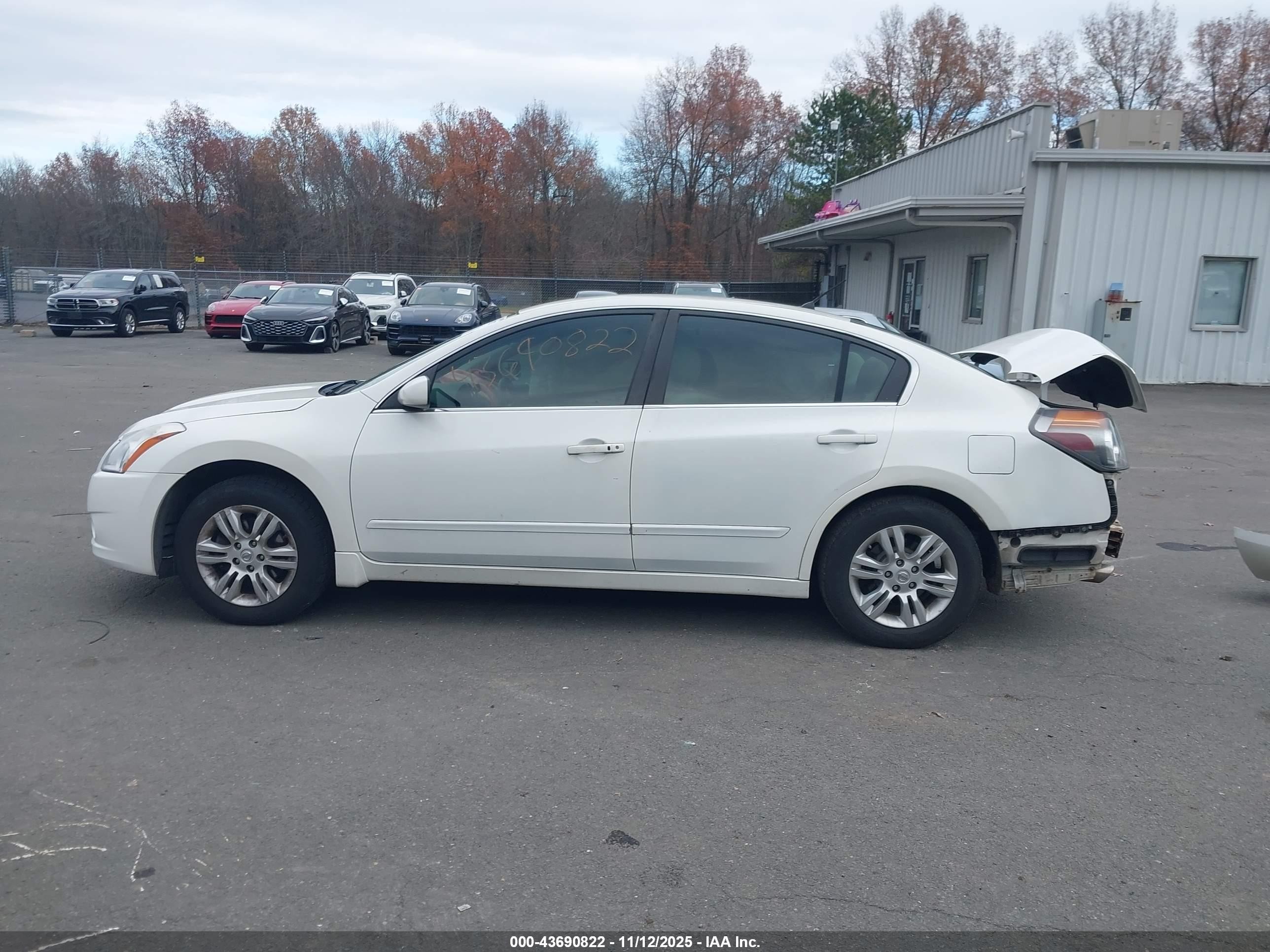 2011 Nissan Altima Hybrid   White vin: 1N4CL2AP8BC176880