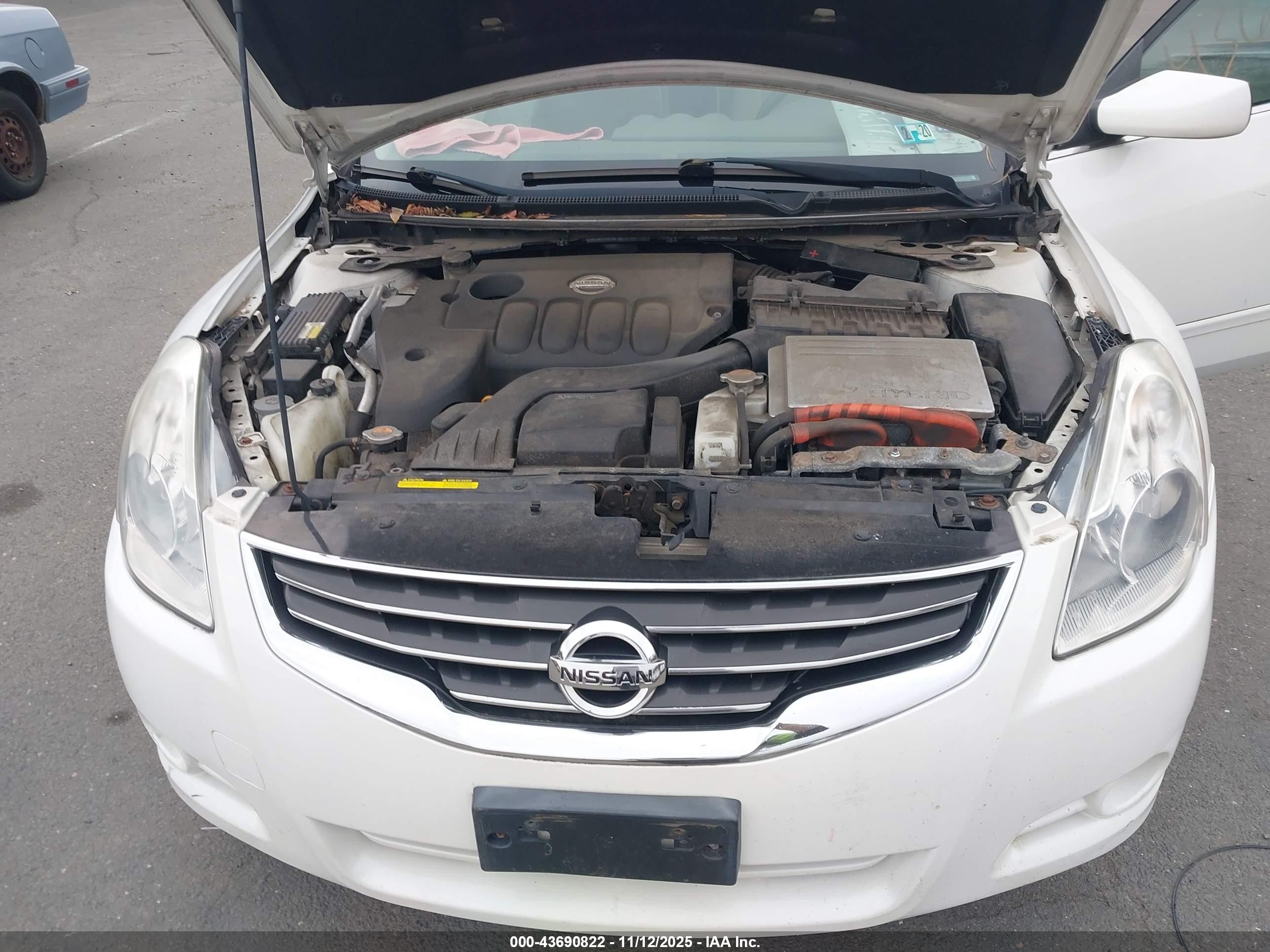 2011 Nissan Altima Hybrid   White vin: 1N4CL2AP8BC176880