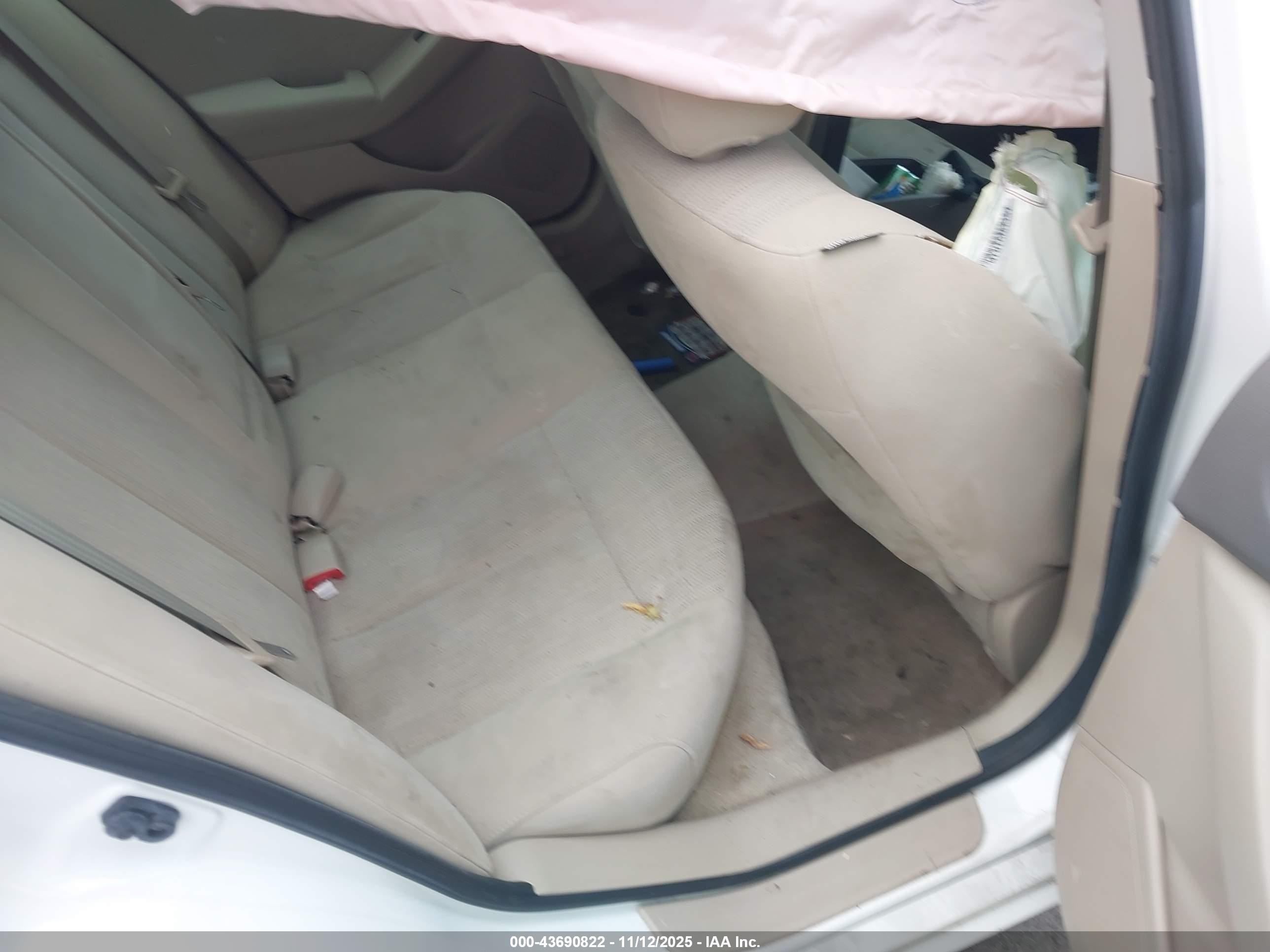 2011 Nissan Altima Hybrid   White vin: 1N4CL2AP8BC176880